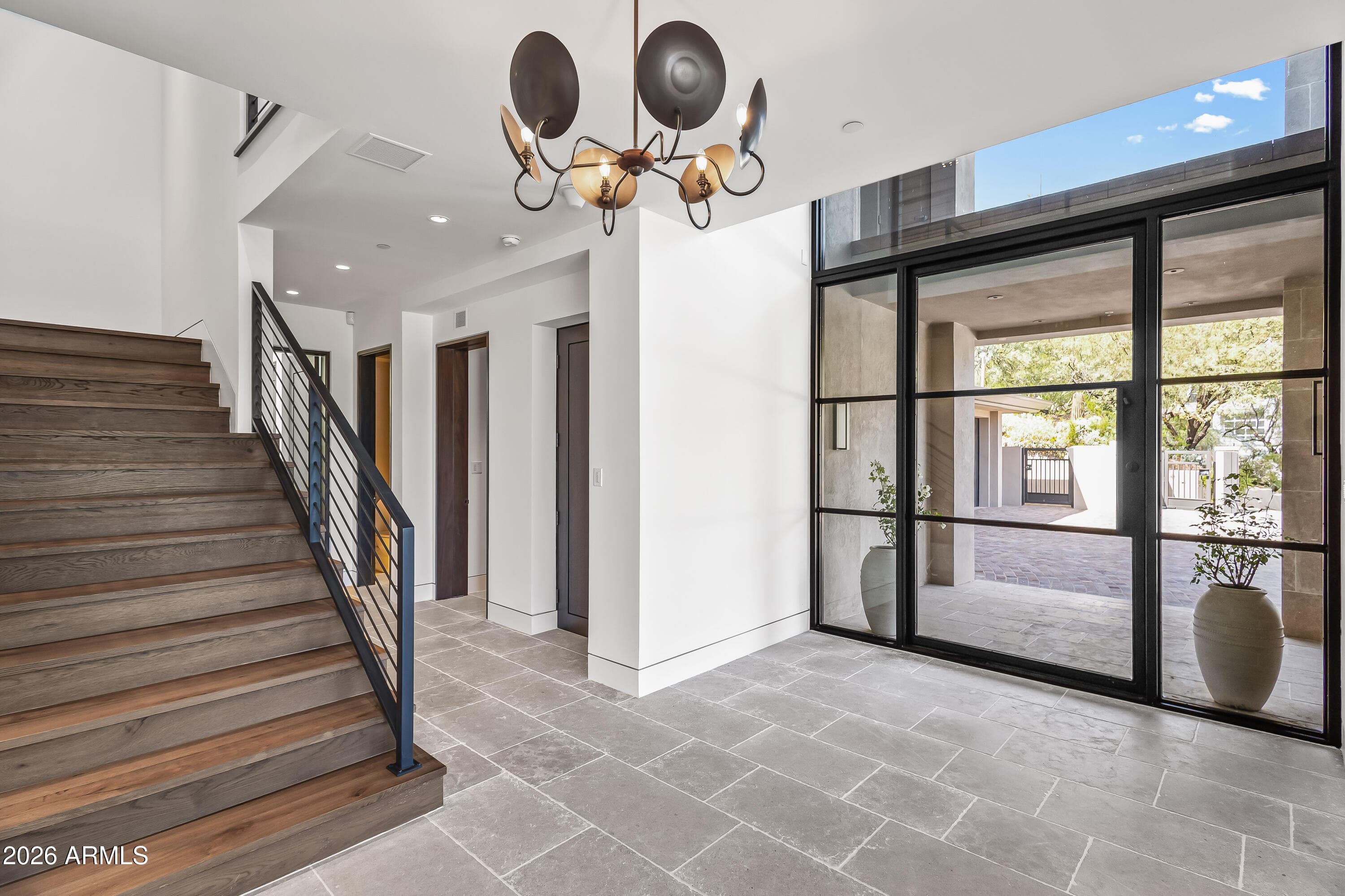 4536 E Foothill Dr — photo 2