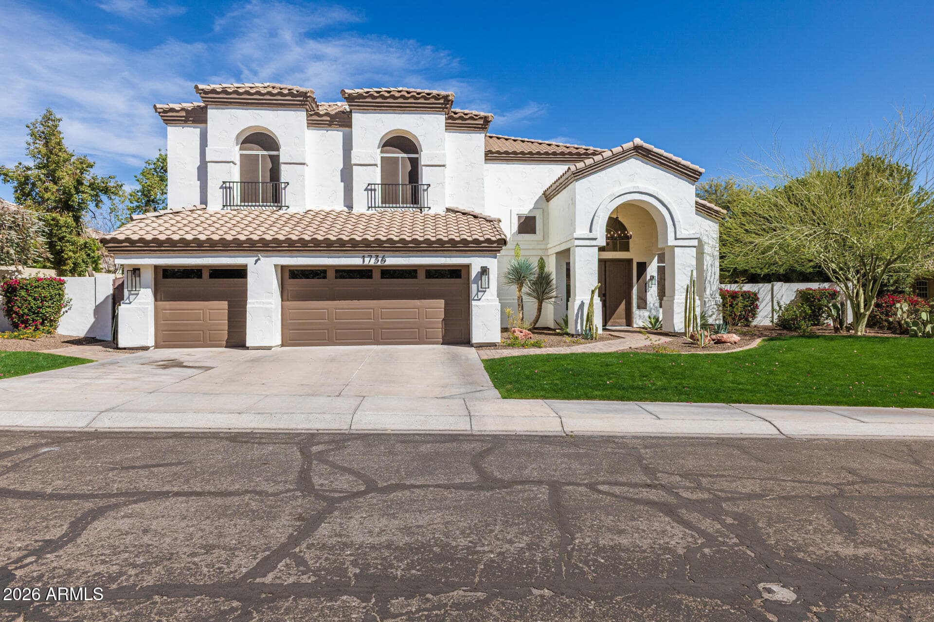 1736 E Silverwood Dr — photo 1