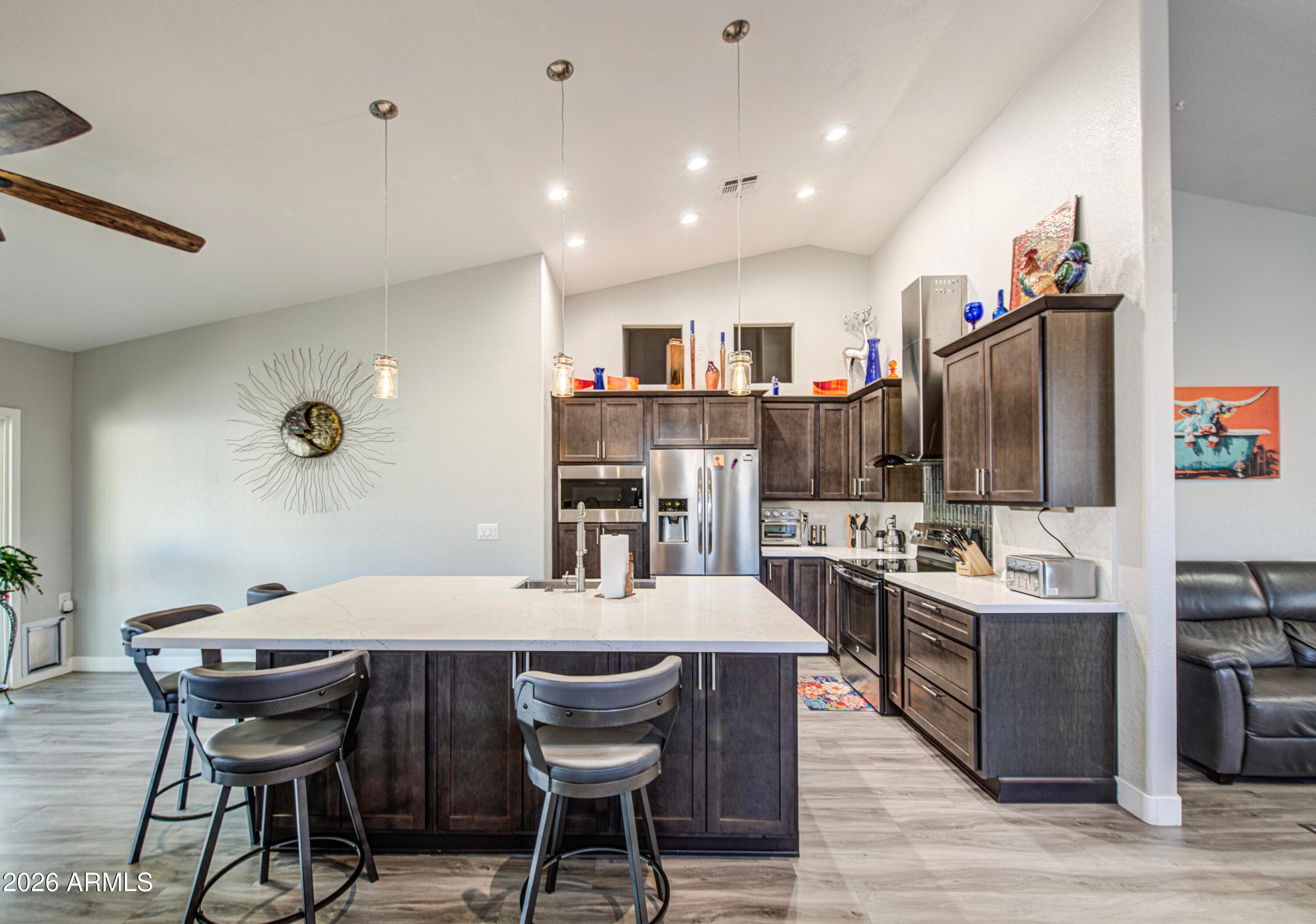 815 W Geronimo St — photo 2