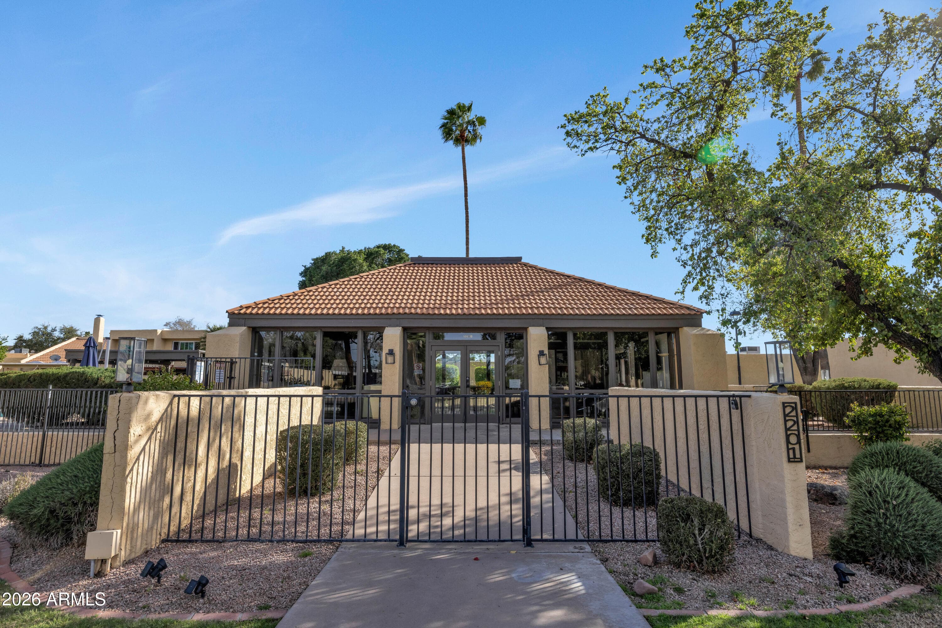 2107 W Marlette Ave — photo 25