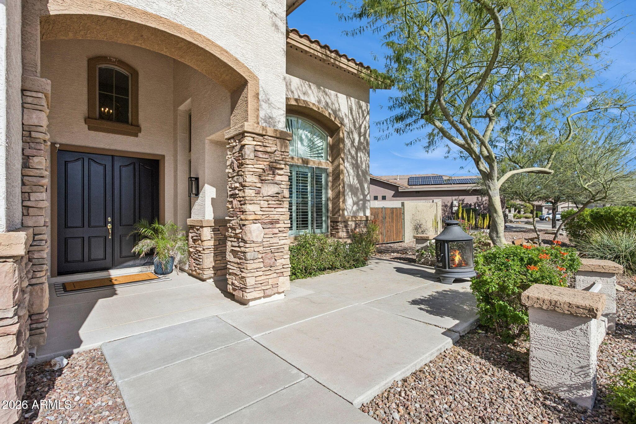 2711 W Haley Dr — photo 2