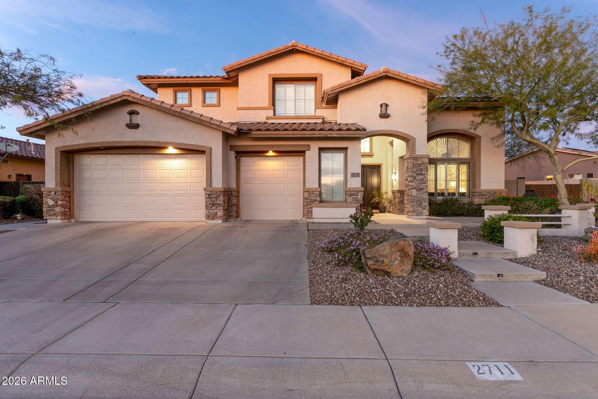 2711 W Haley Dr — photo 1