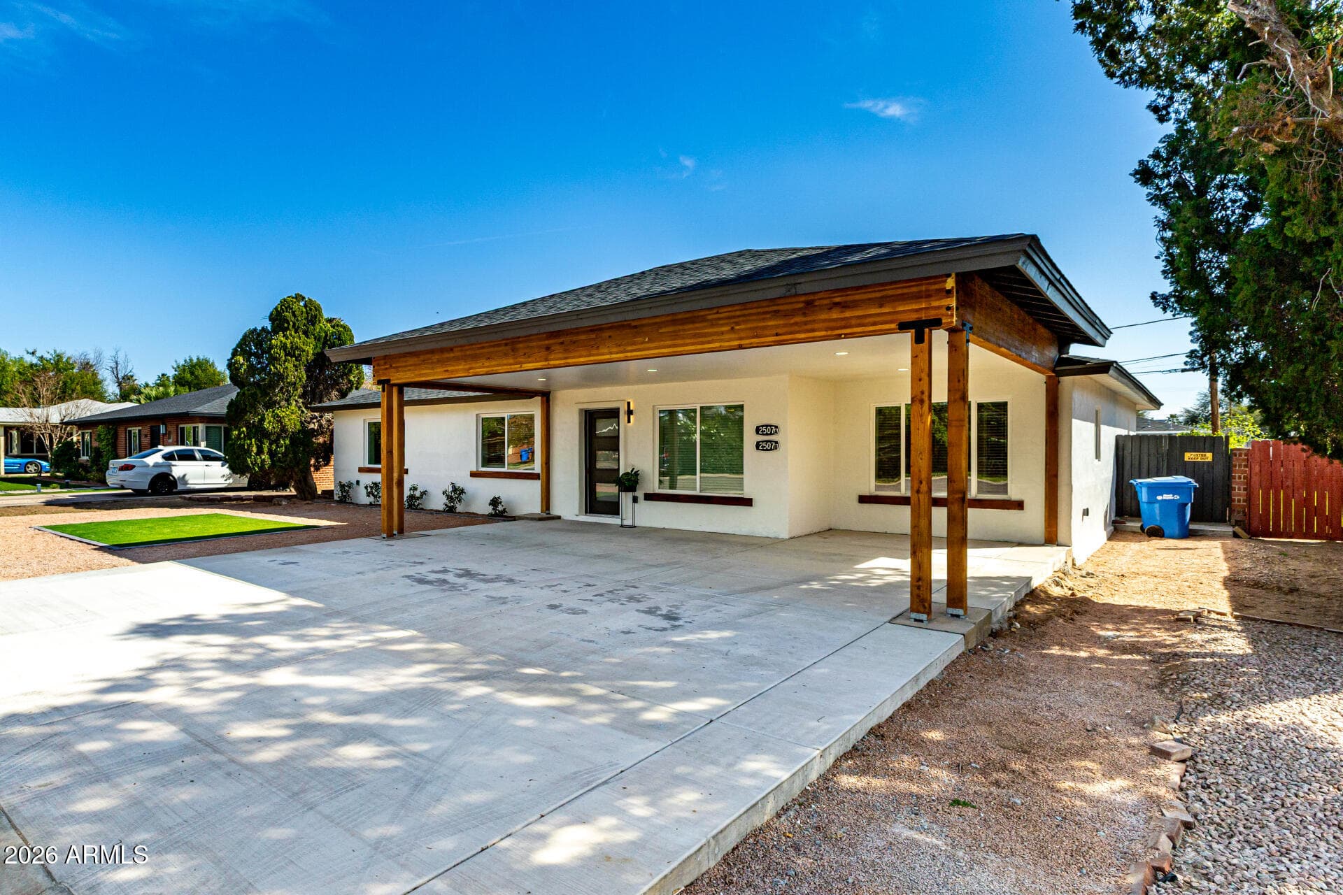 2507 E Devonshire Ave — photo 38