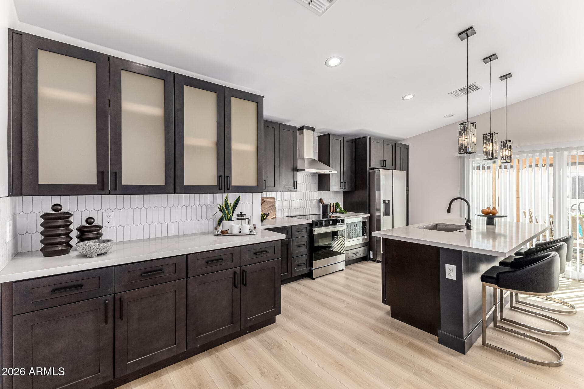 2507 E Devonshire Ave — photo 2