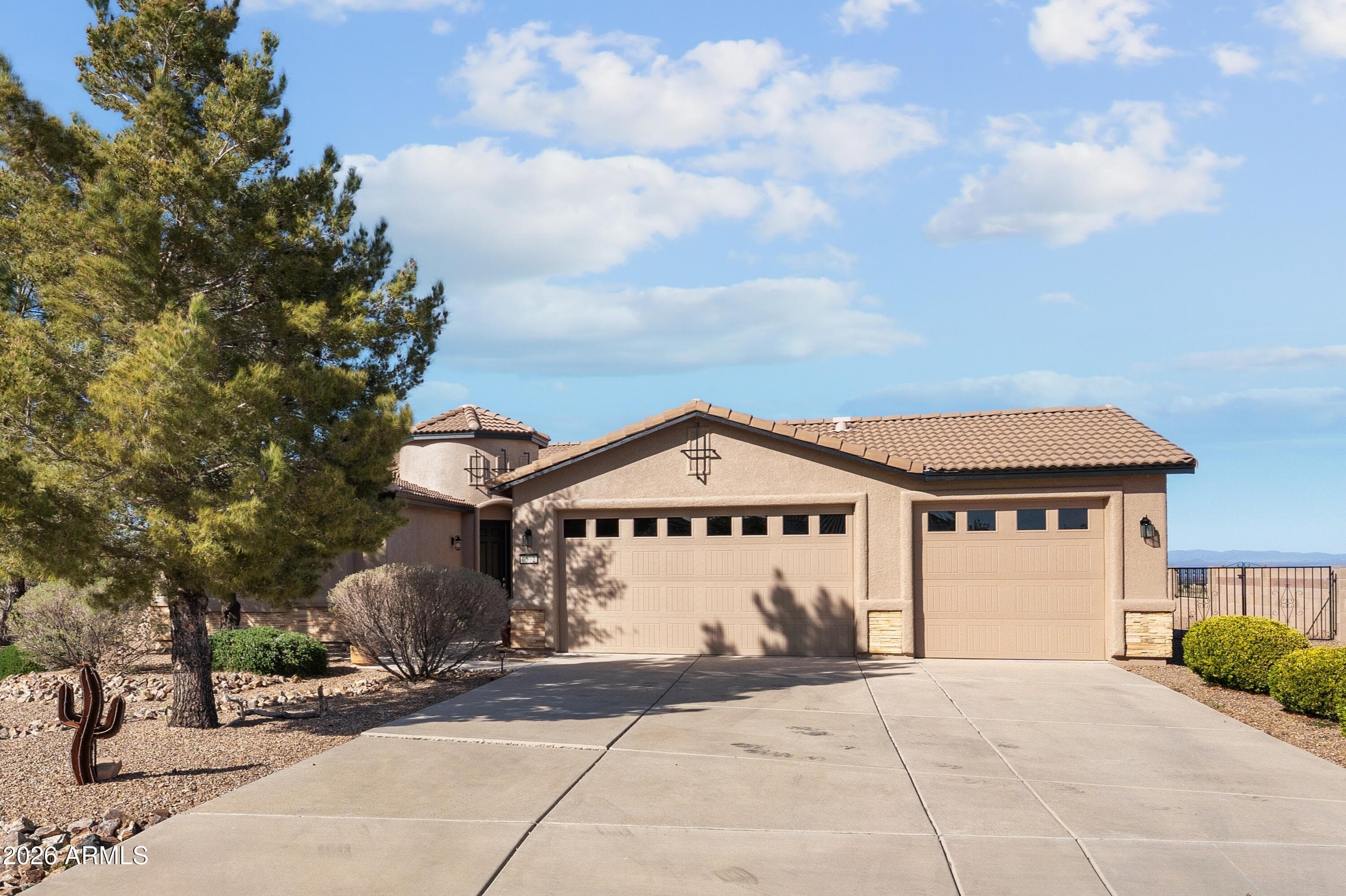 6592 E Saddlehorn Circle — photo 1