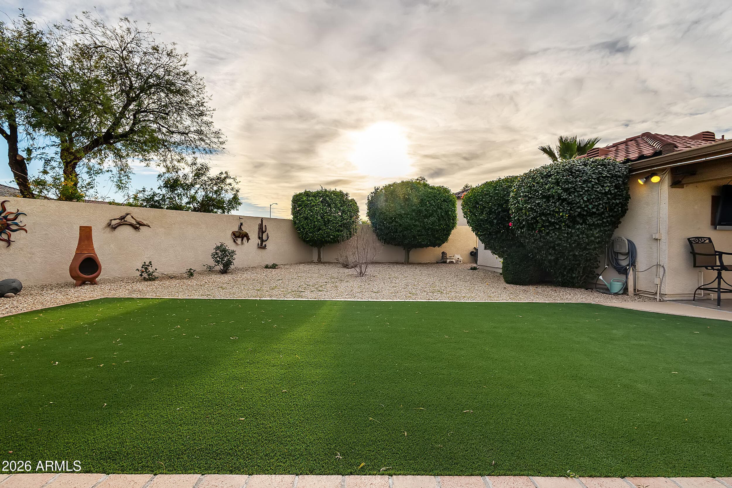 15797 W MAUI LN - Photo 4