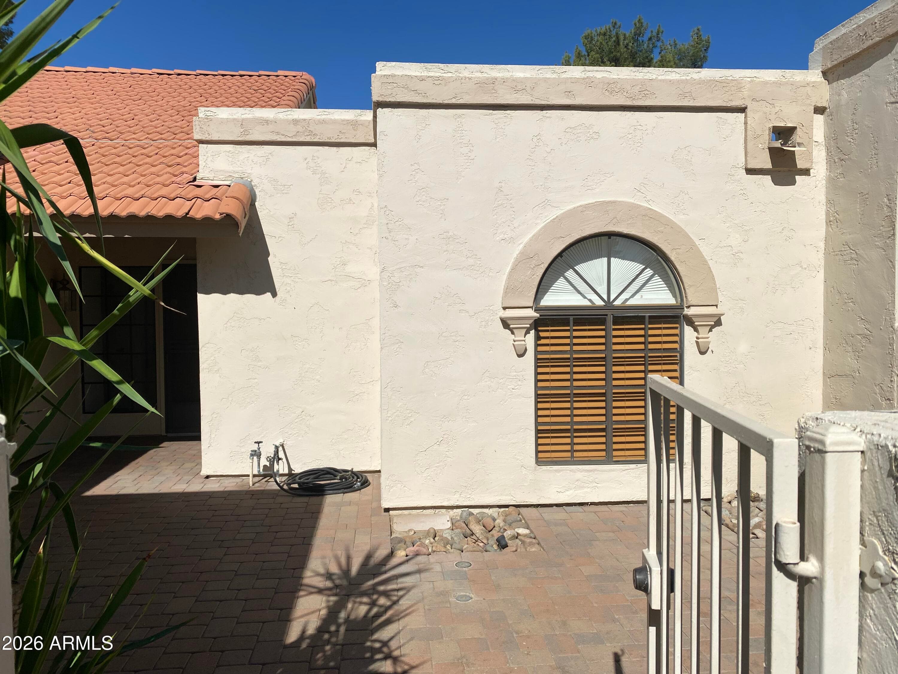 9404 W Morrow Dr — photo 2