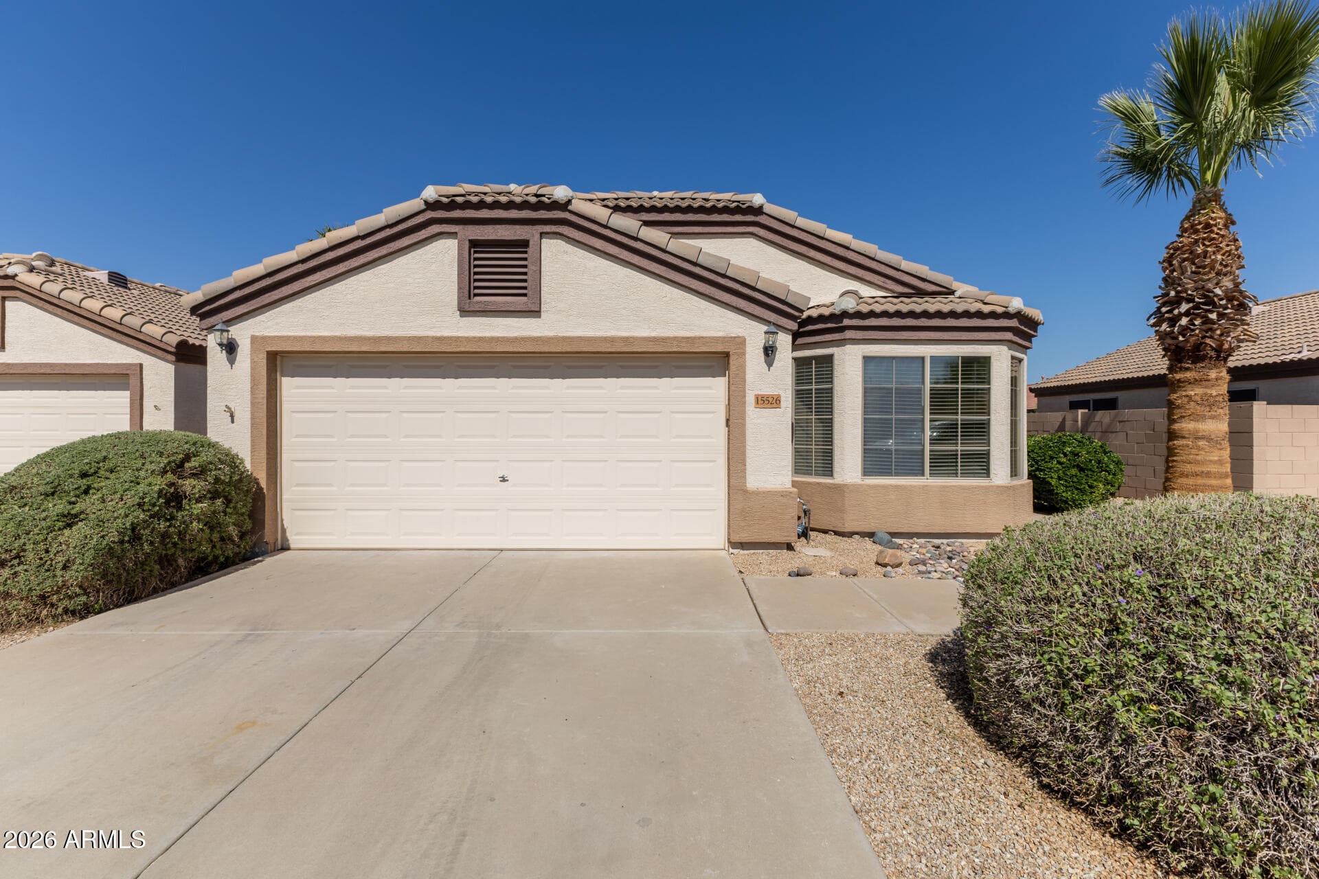 15526 W Lisbon Ln — photo 2