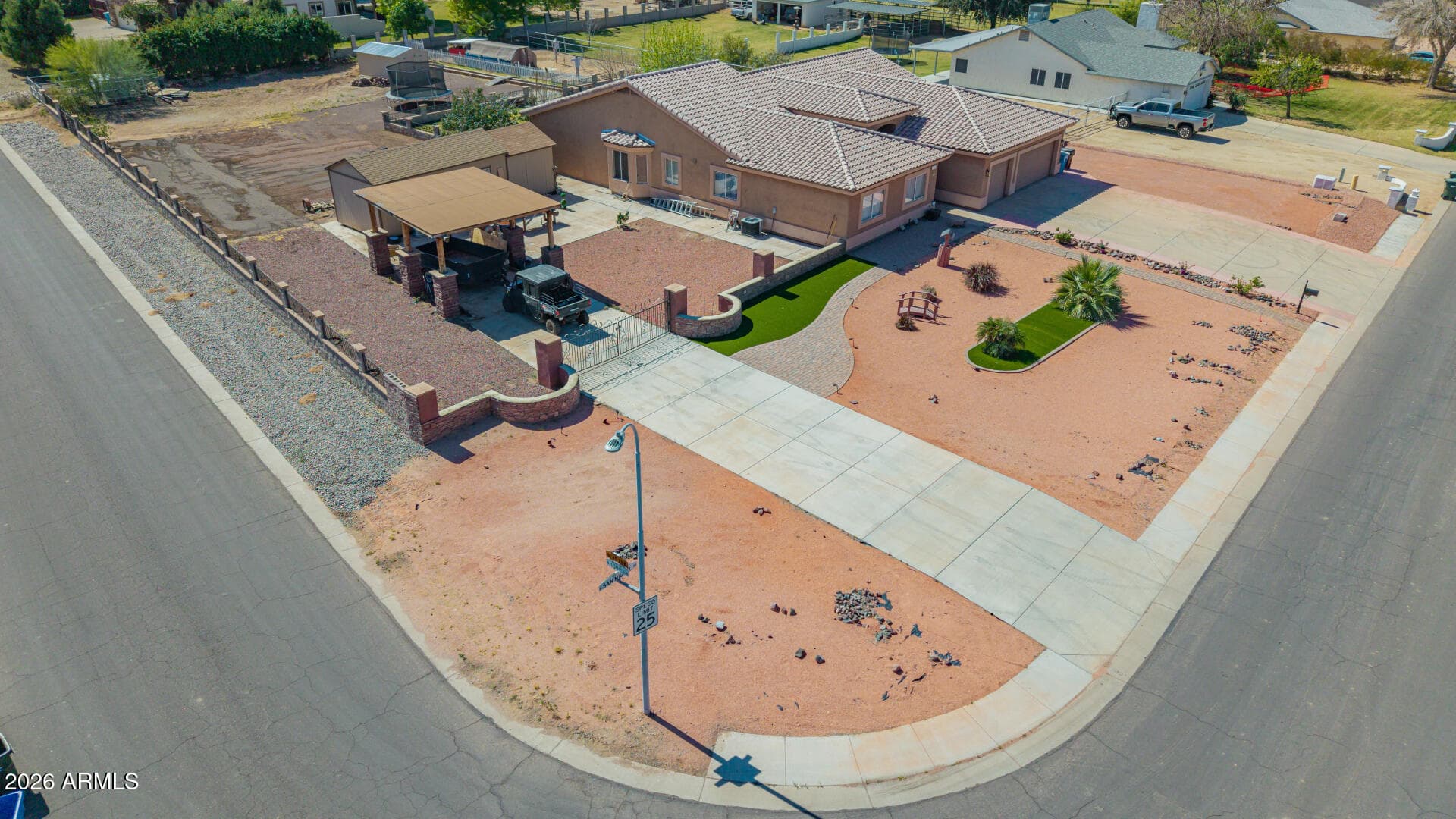 10535 W SAN MIGUEL AVE - Photo 5