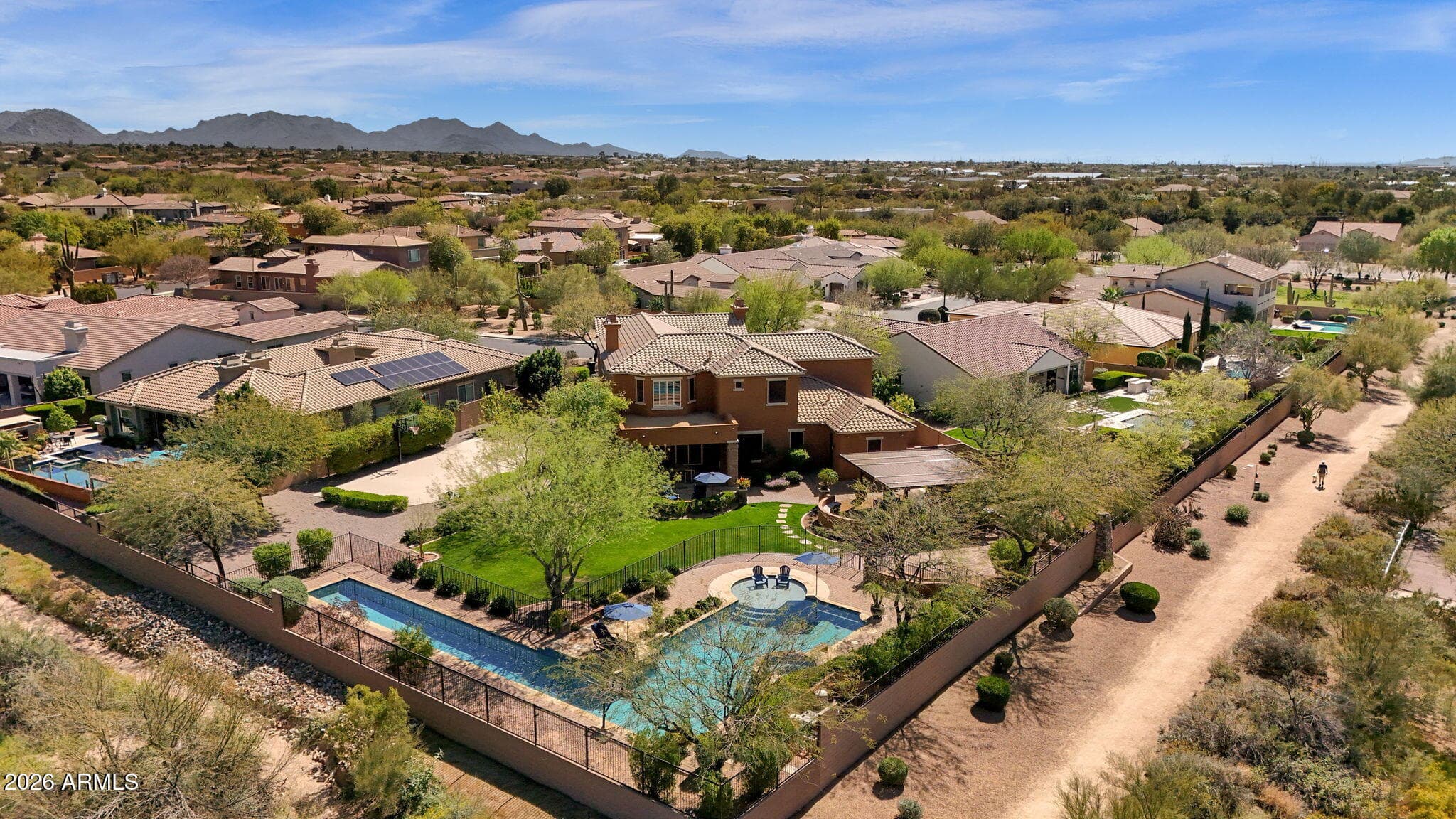 5228 E Barwick Dr — photo 1