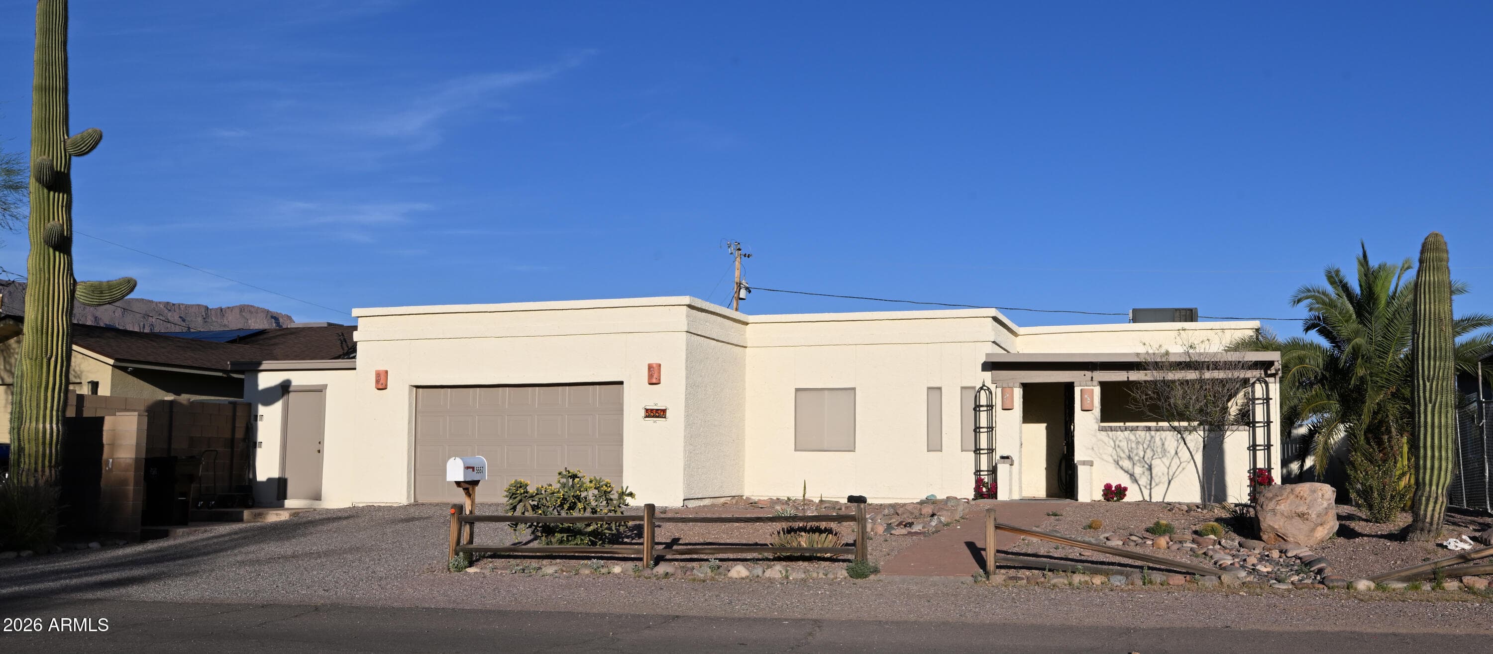 5557 S Alameda Rd — photo 1