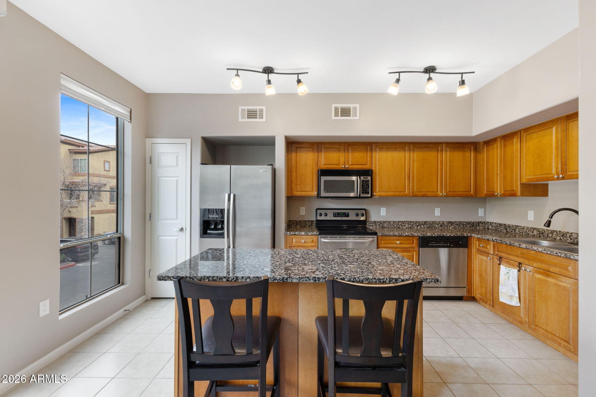 1920 E Bell Rd 1019 — photo 2