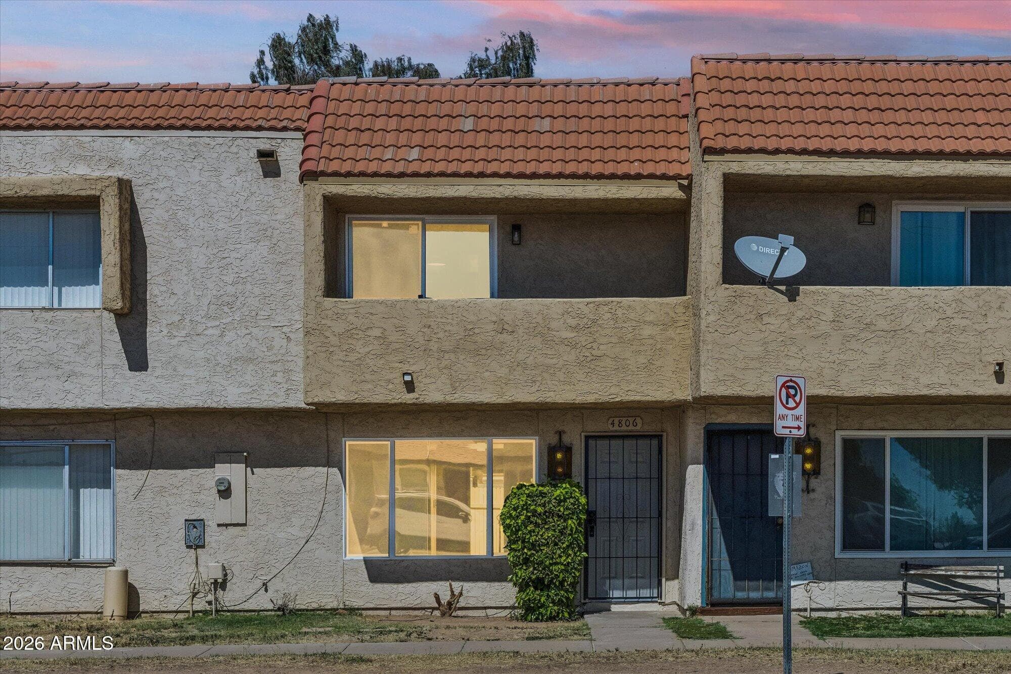 4806 W Rose Ln — photo 1