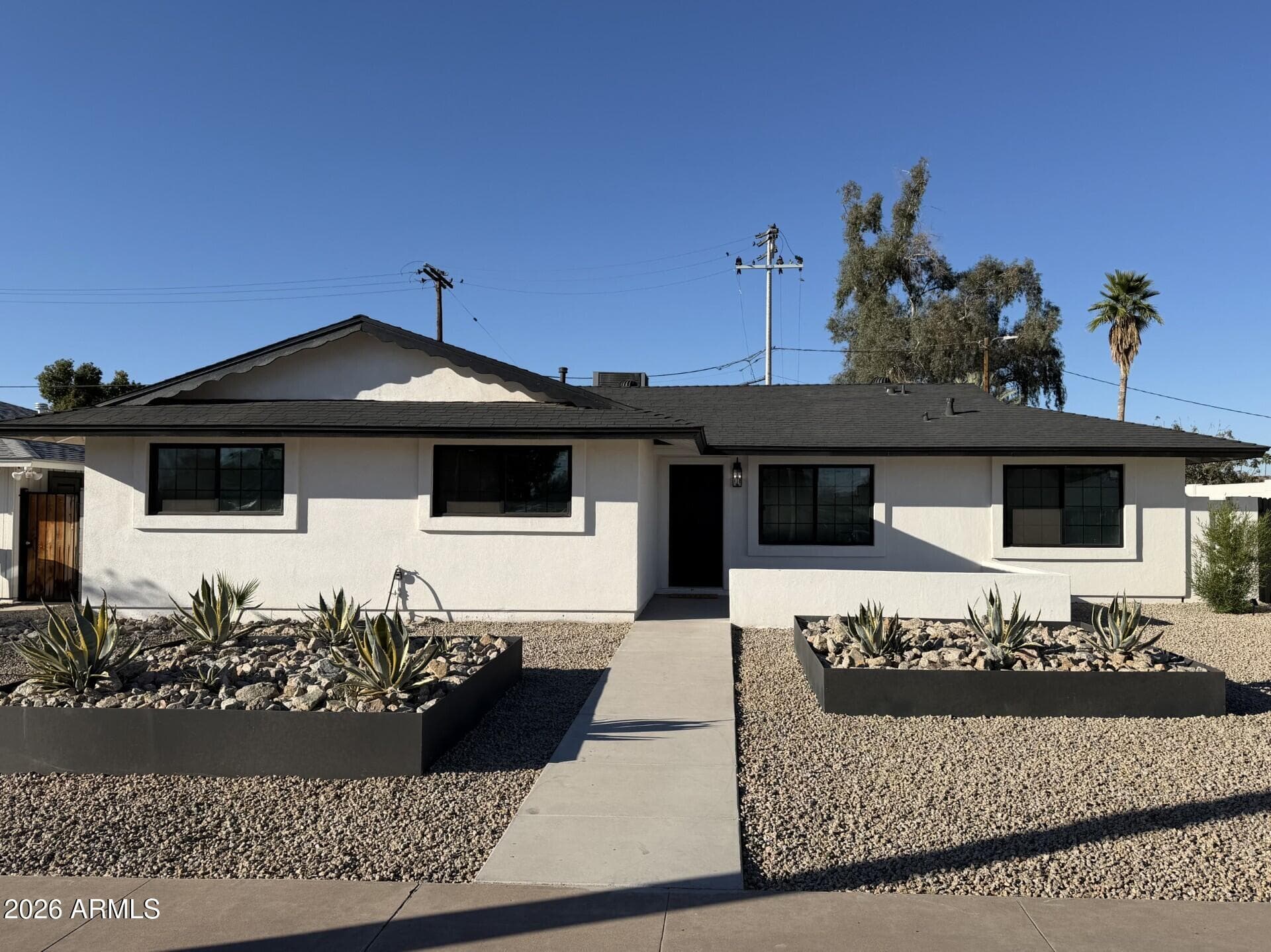 1914 W Virginia Ave — photo 2