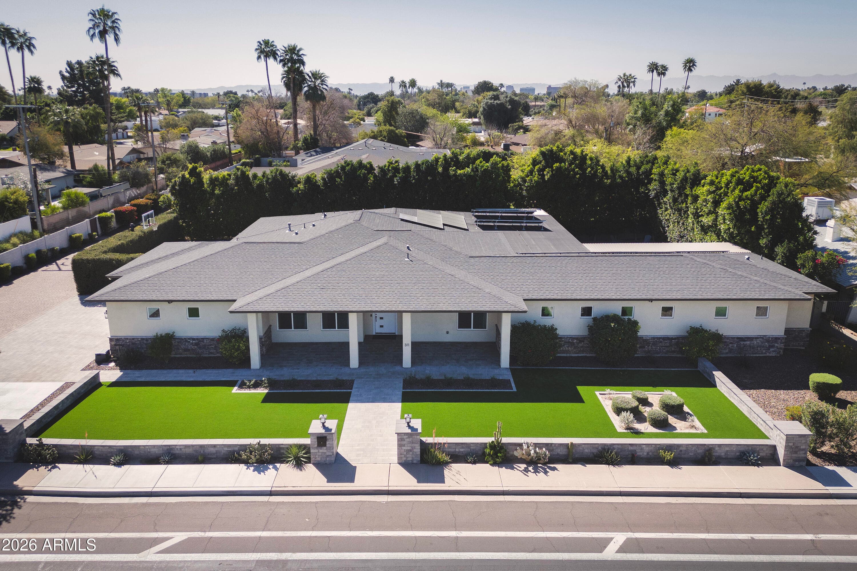 311 E Maryland Ave — photo 2