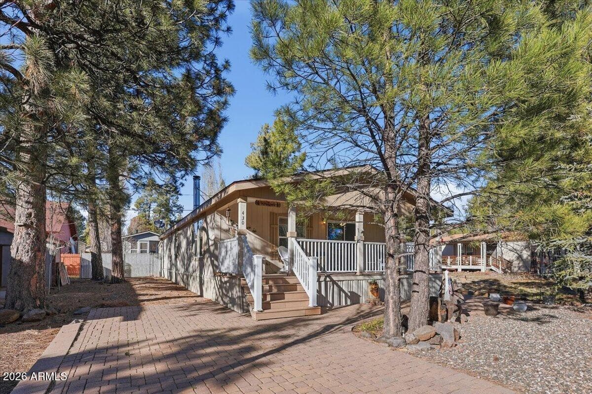 430 E Oak Dr — photo 1