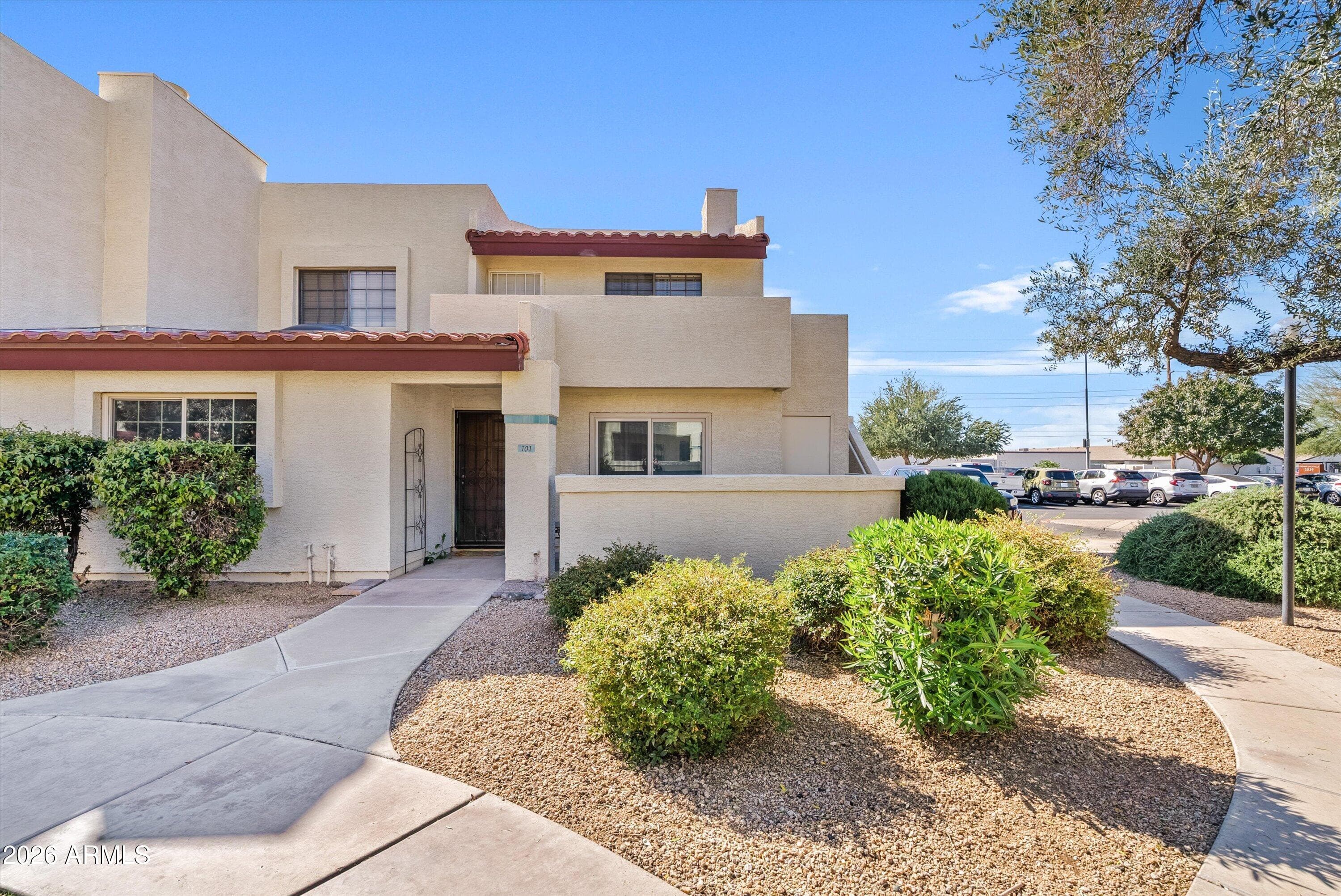 2020 W Union Hills Dr 201 — photo 1