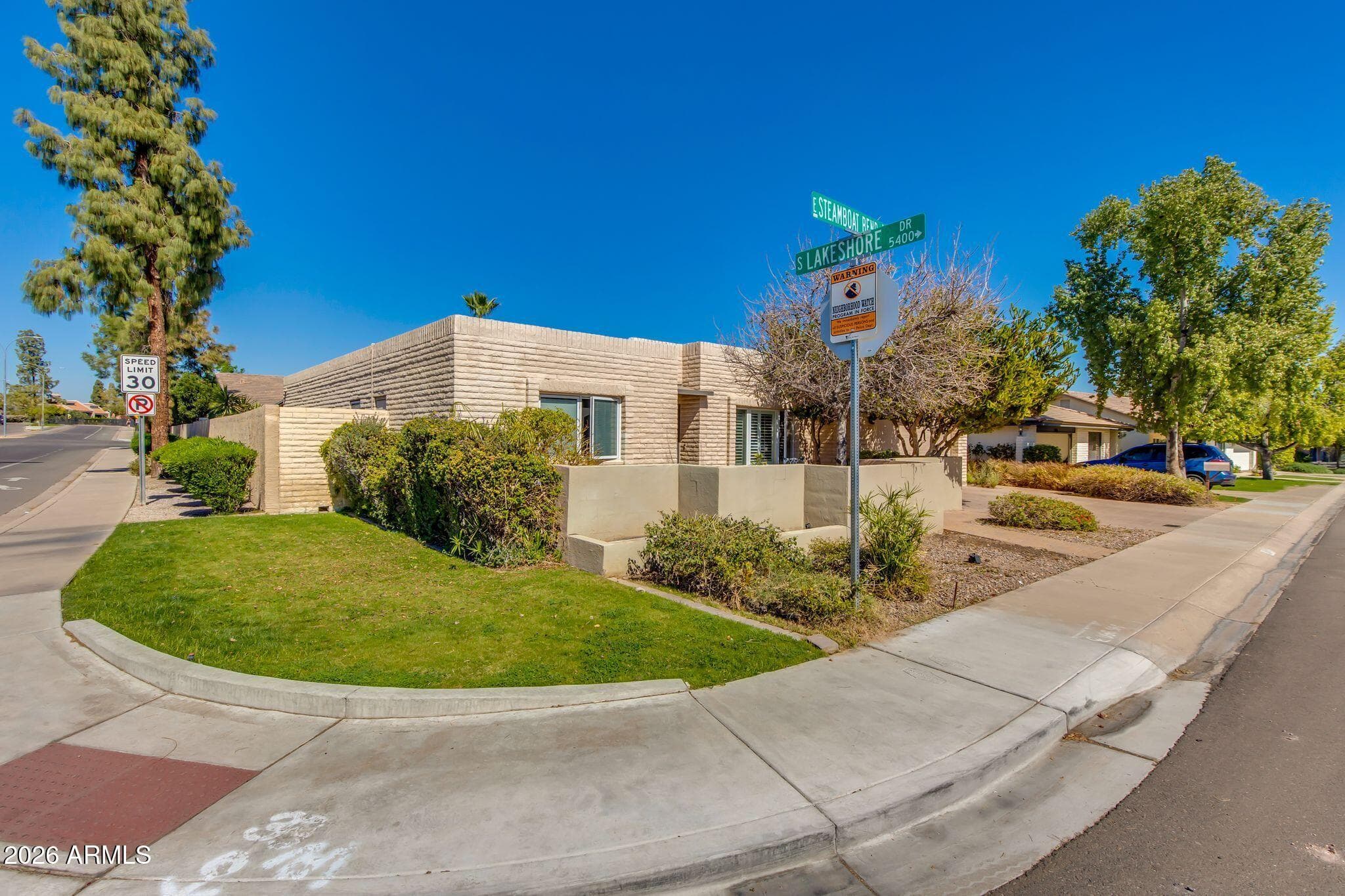1204 E Steamboat Bend Dr — photo 2