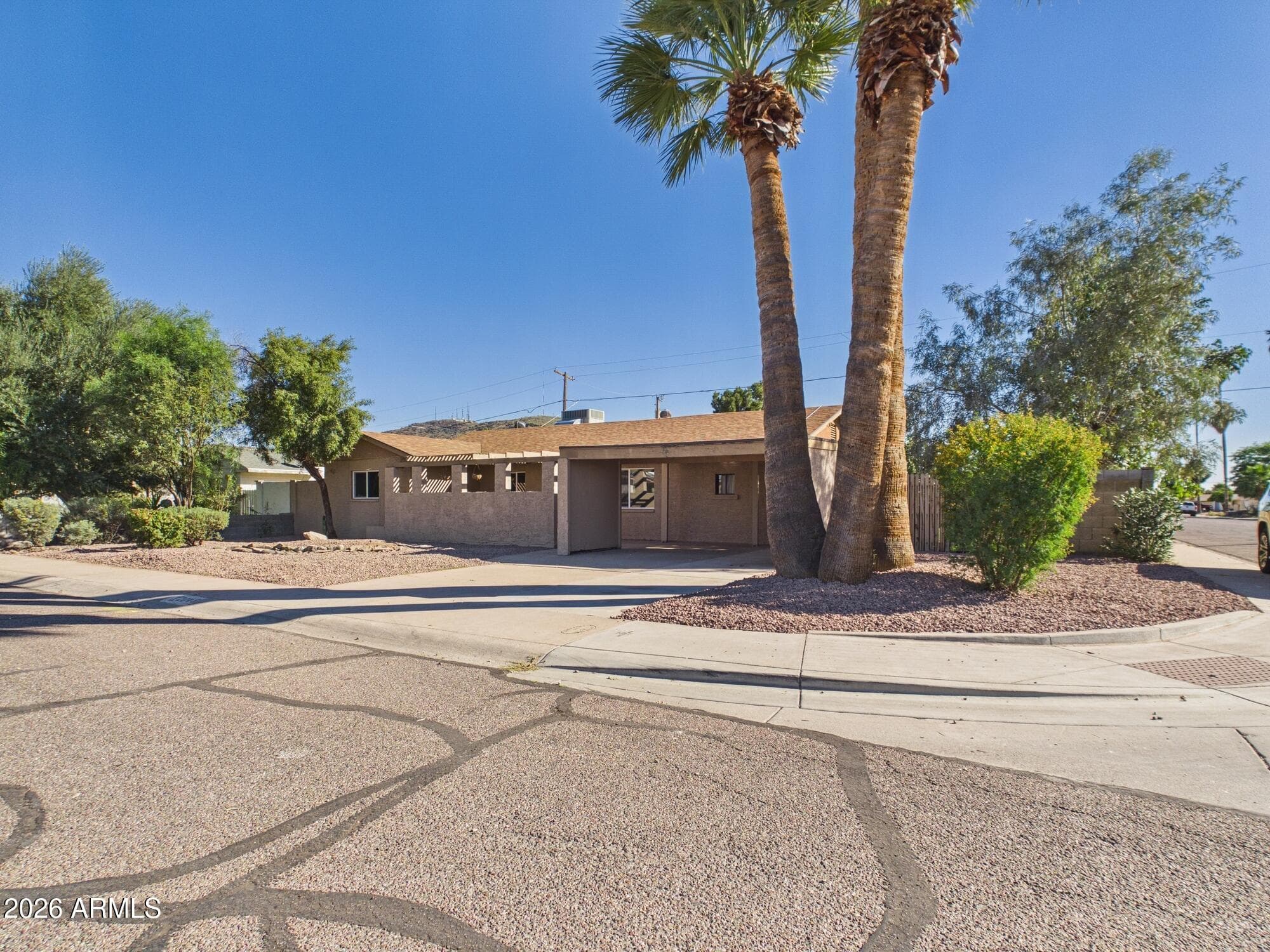 2049 W Joan De Arc Ave — photo 2