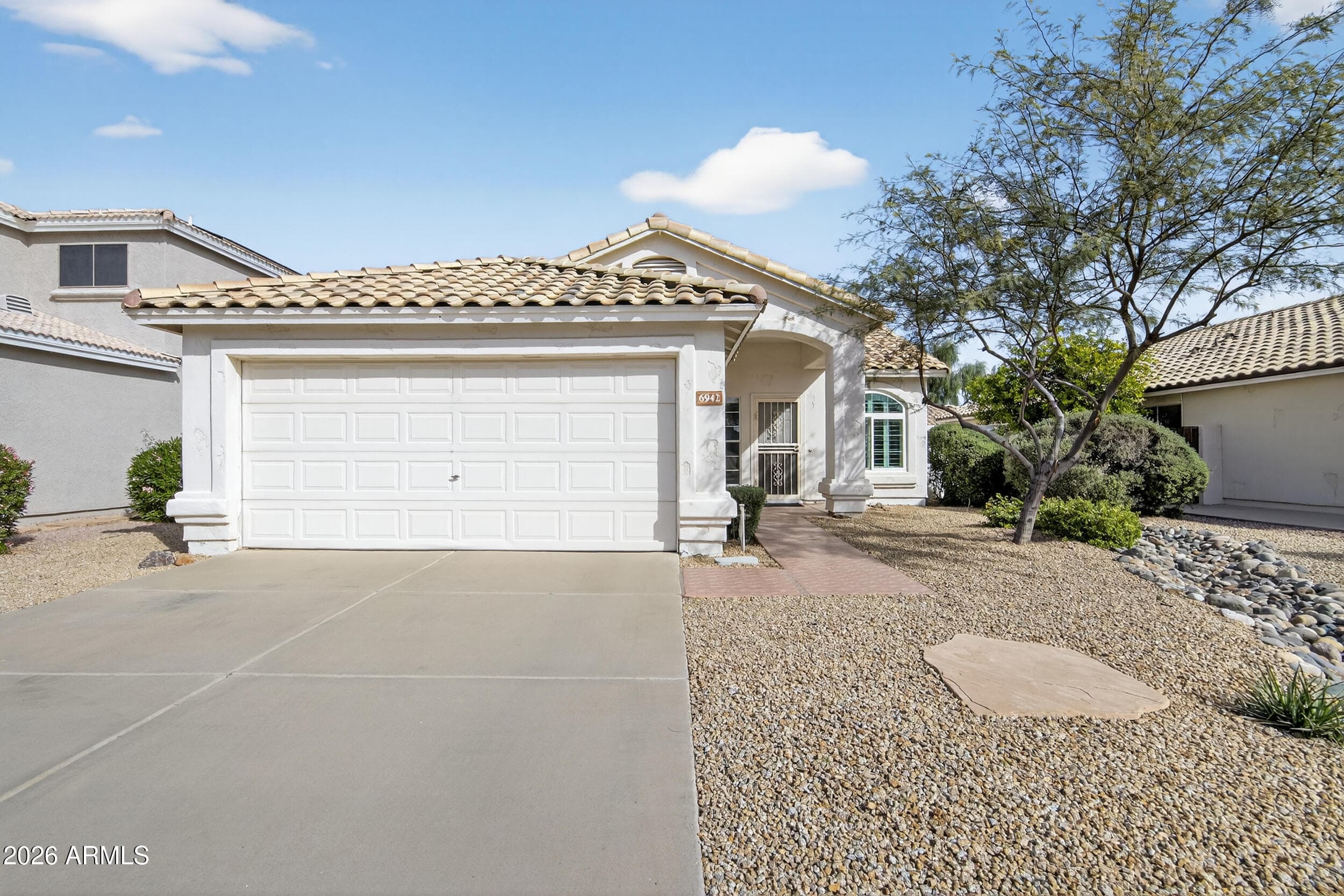 6942 W Via Del Sol Dr — photo 2