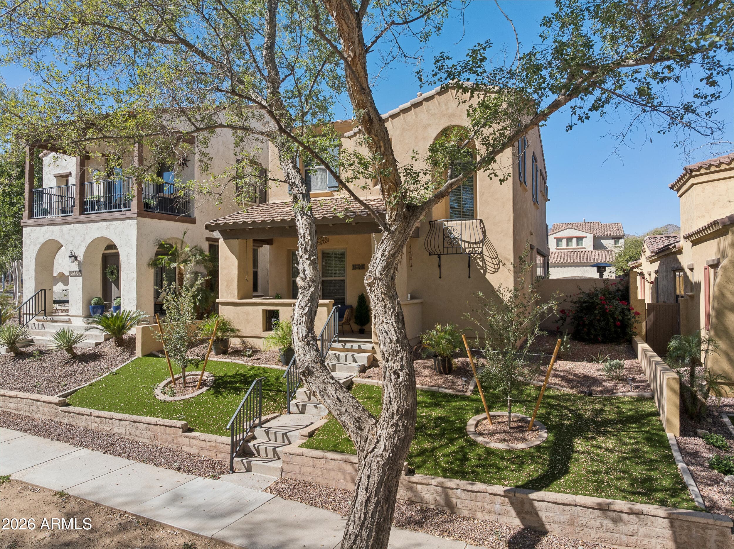 21022 W Edith Way — photo 2