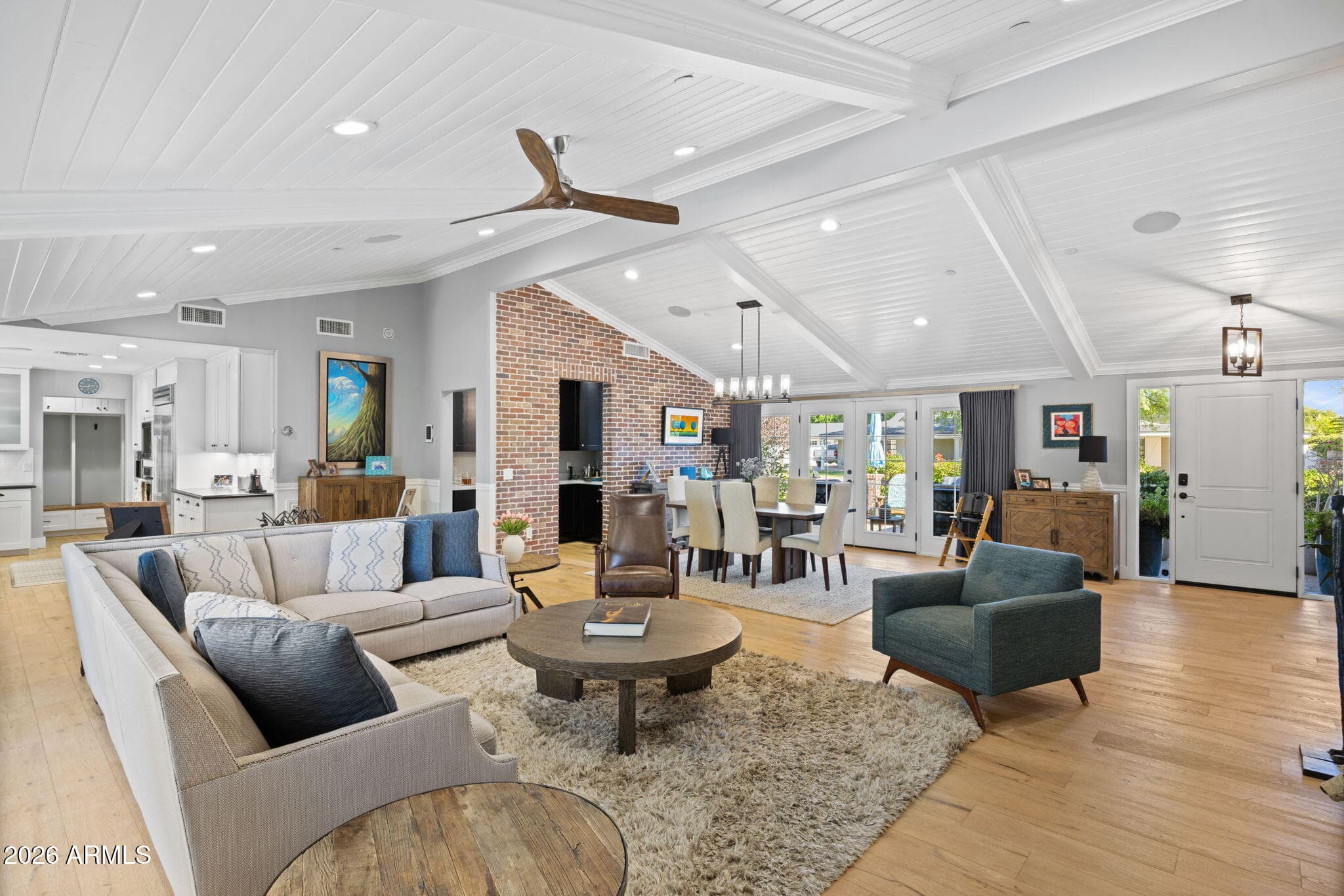 4008 N 65th Pl — photo 2