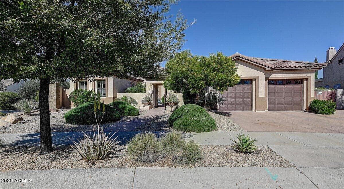 876 W Elm Ct — photo 2