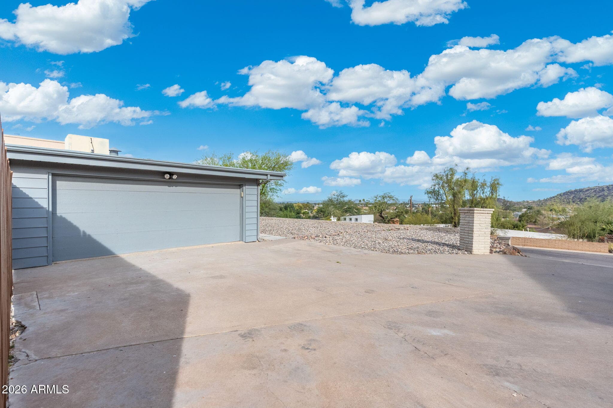 1527 W Windrose Dr — photo 20