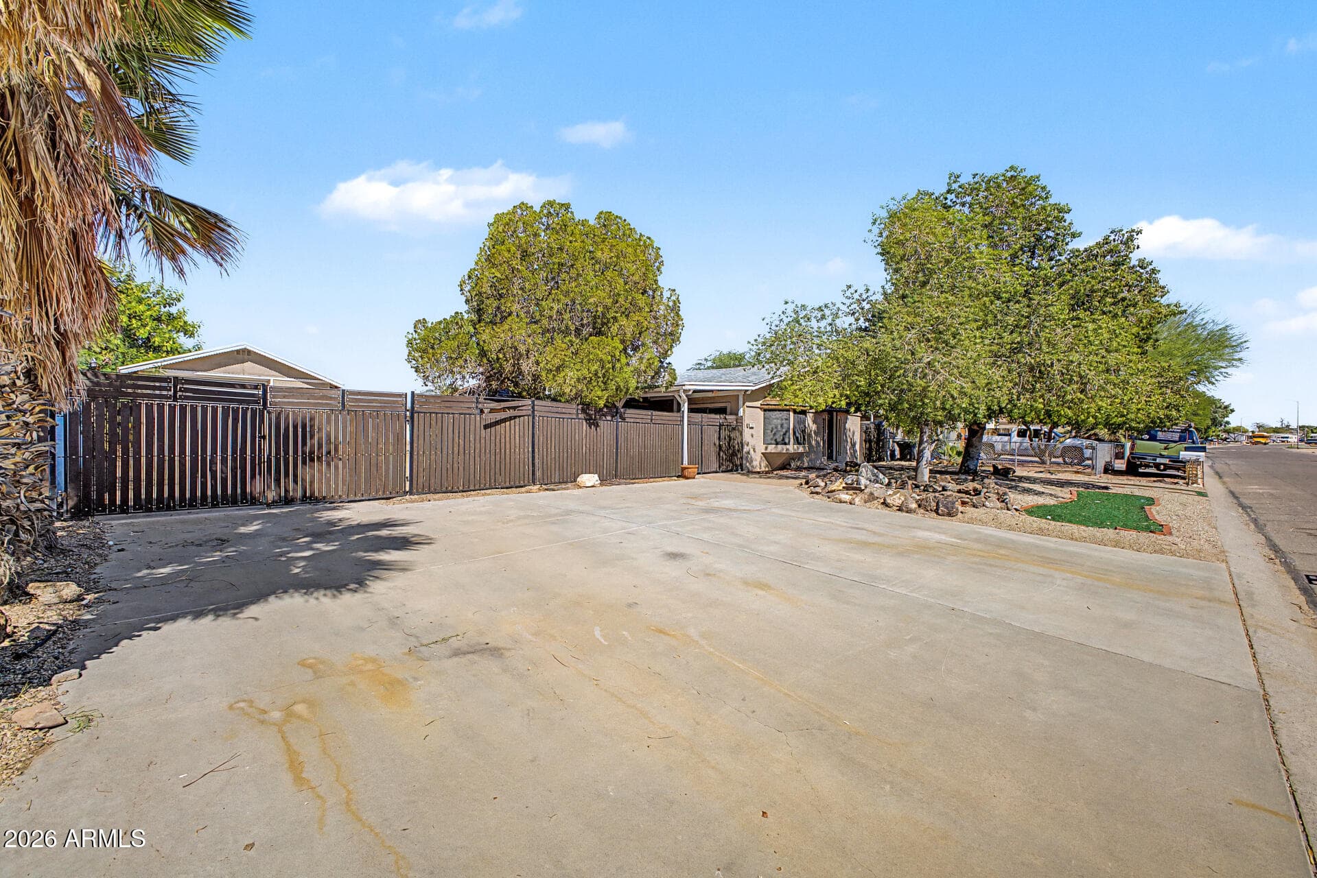 3612 W Lone Cactus Dr — photo 2