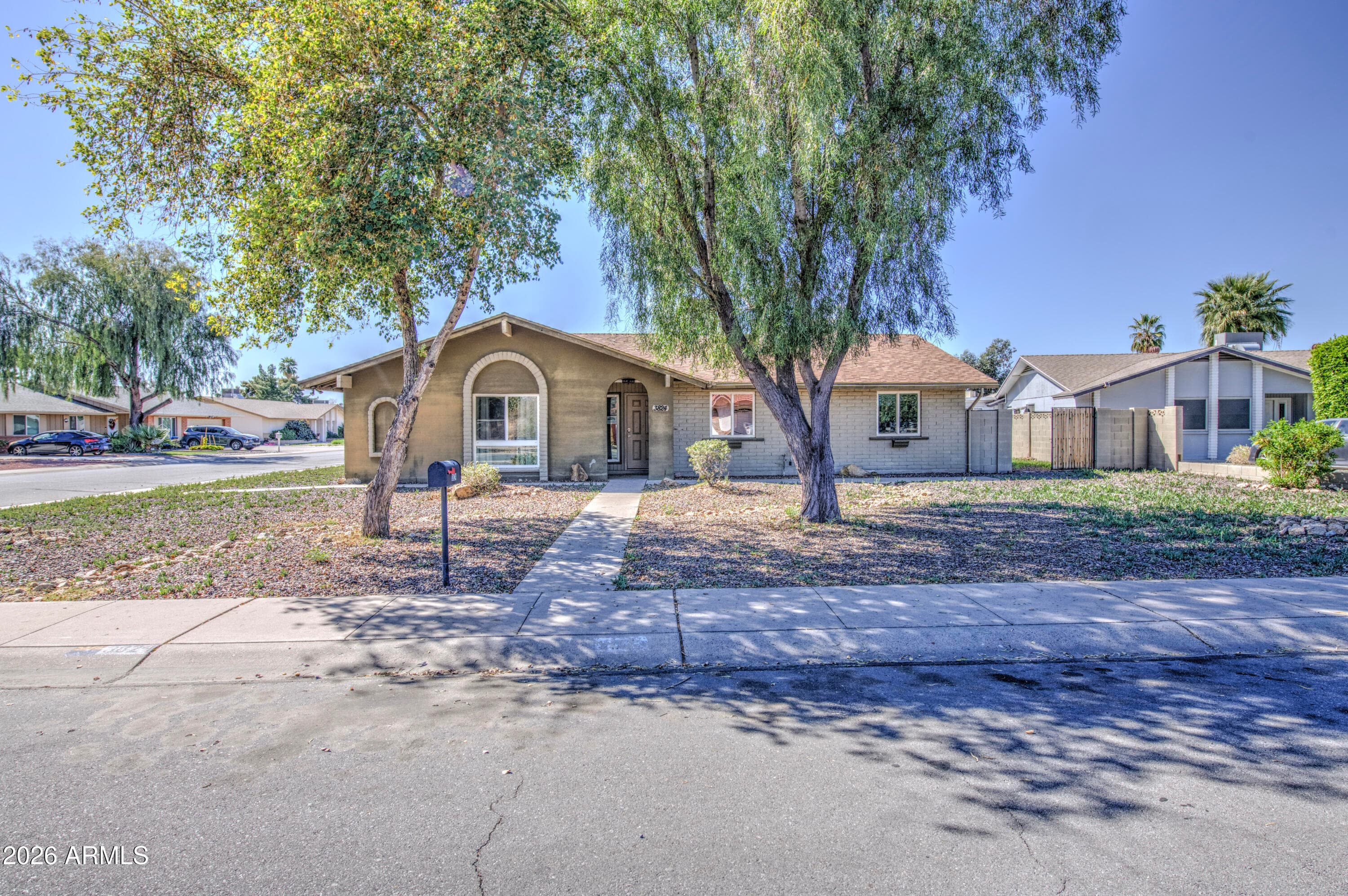 3824 W Shangri La Rd — photo 1