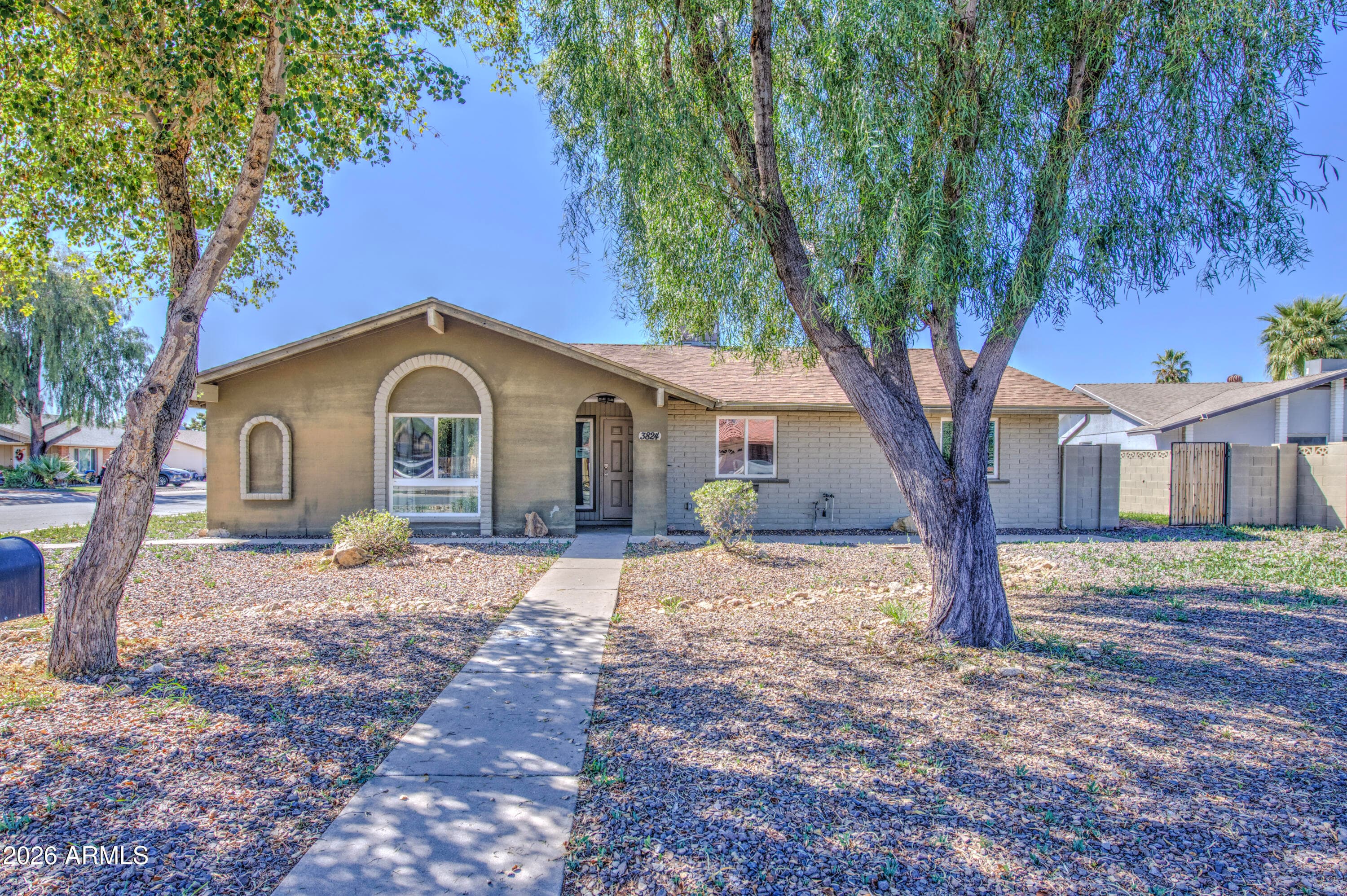 3824 W Shangri La Rd — photo 2