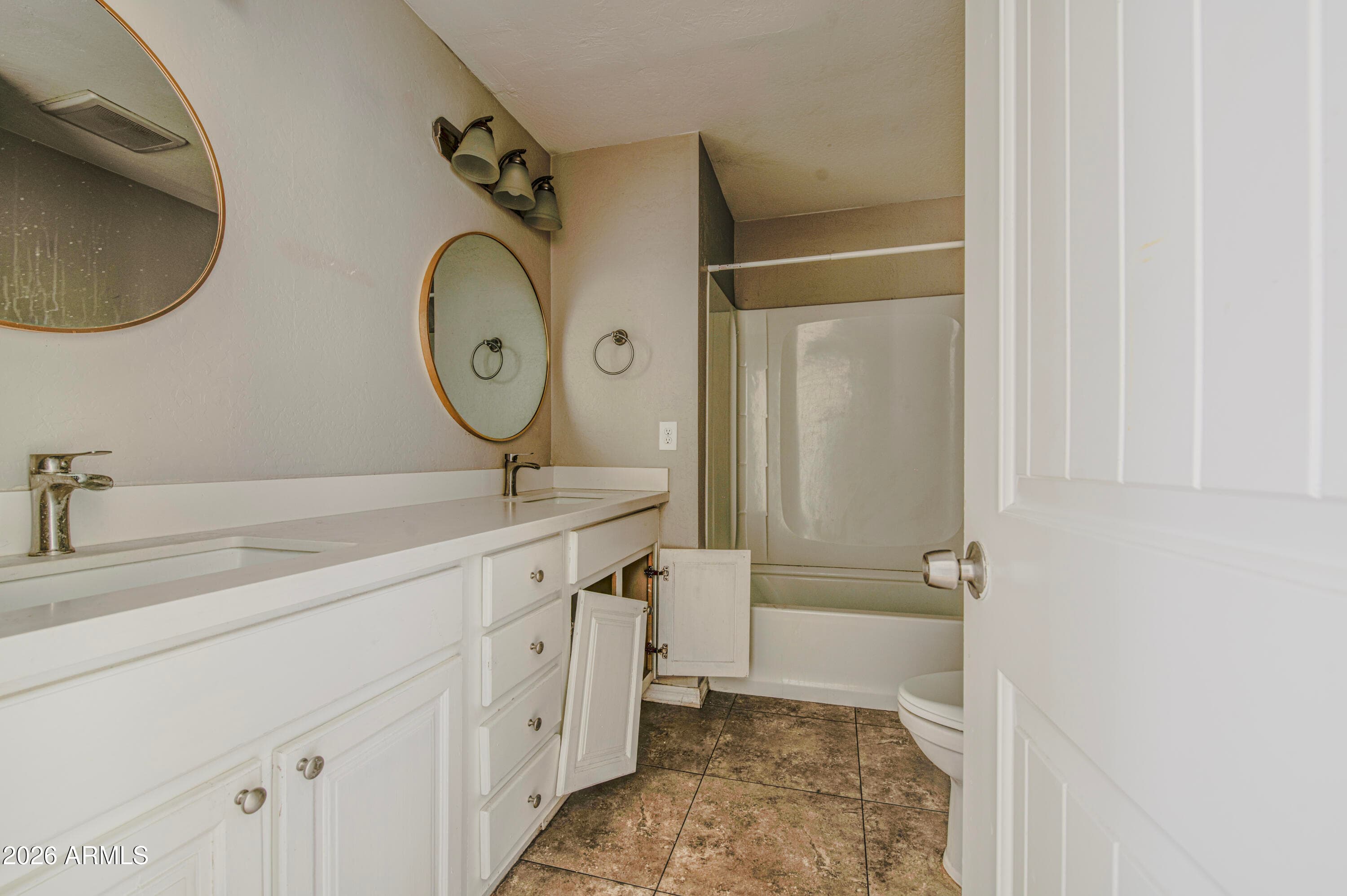3824 W SHANGRI LA RD - See more photos