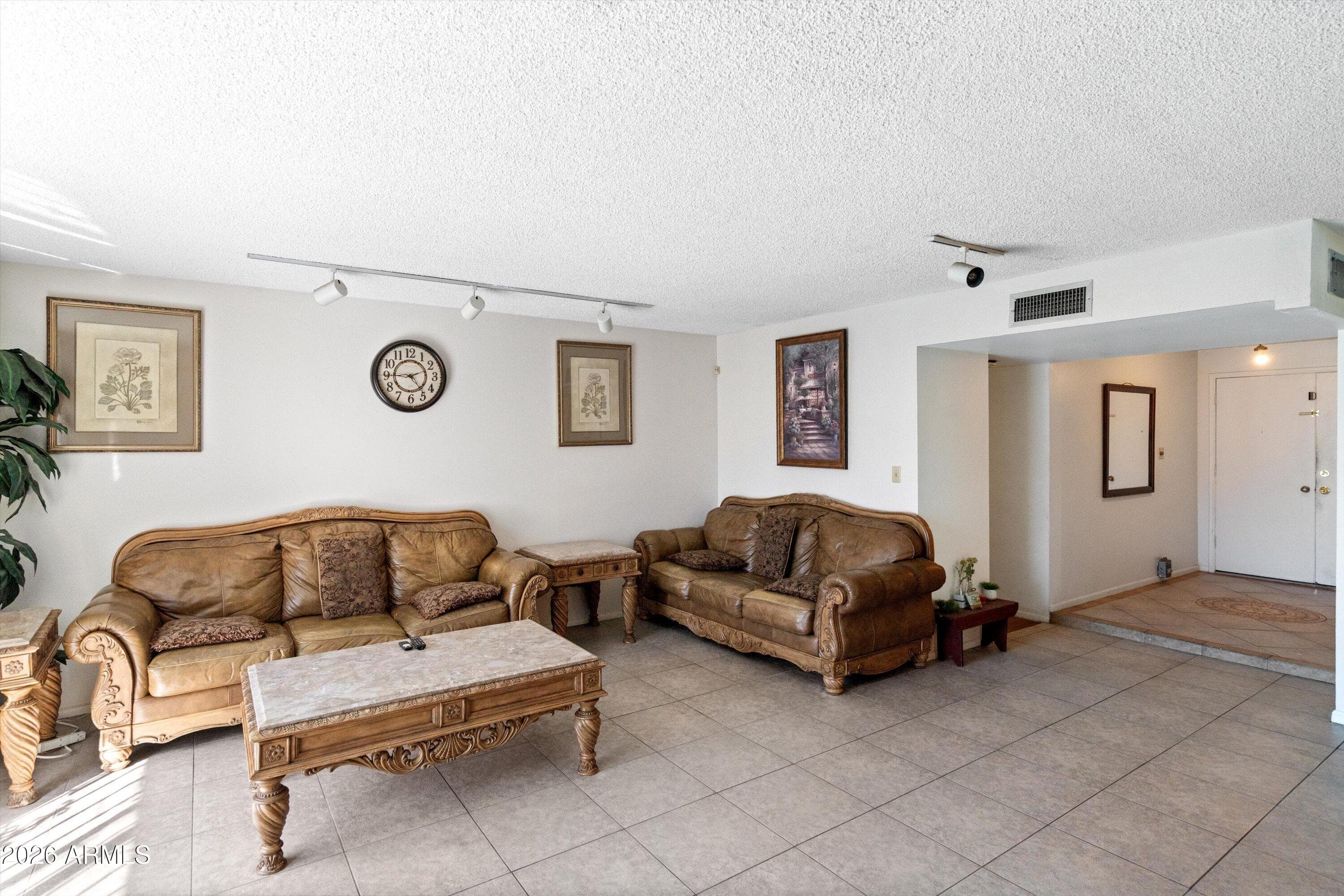 2143 W Eugie Ave — photo 2