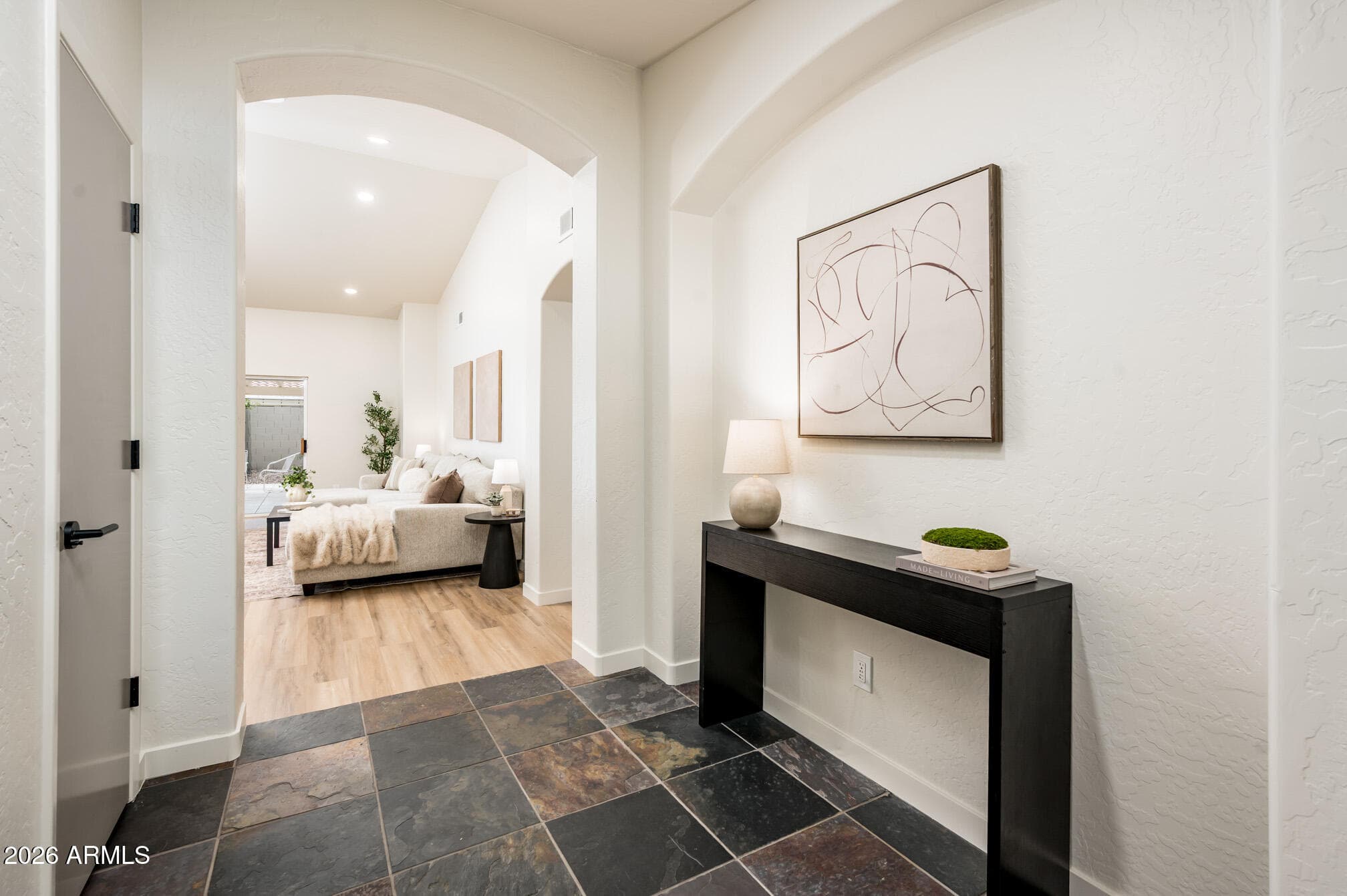 1033 E Hearne Way — photo 1