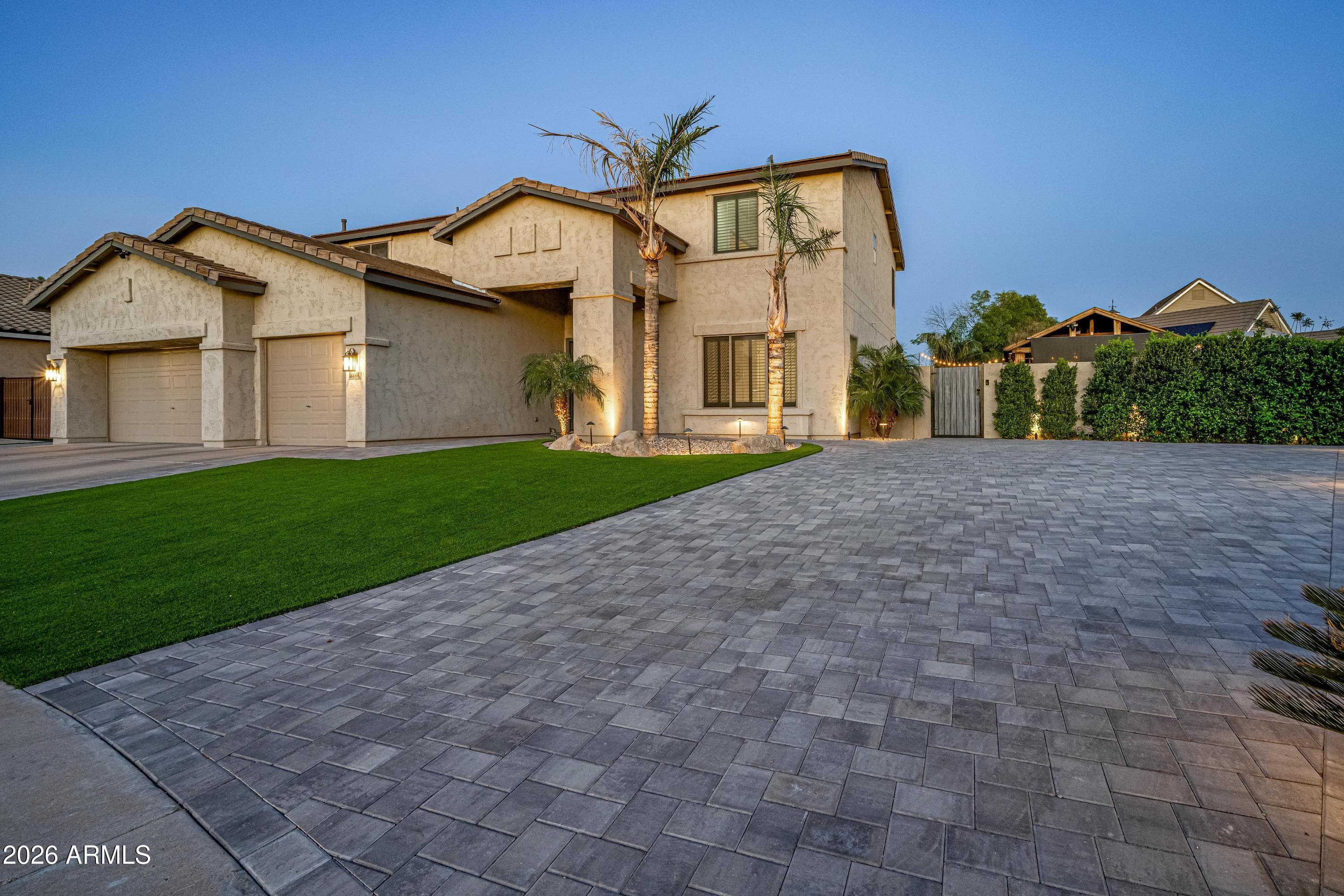 127 N Date Palm Dr — photo 2