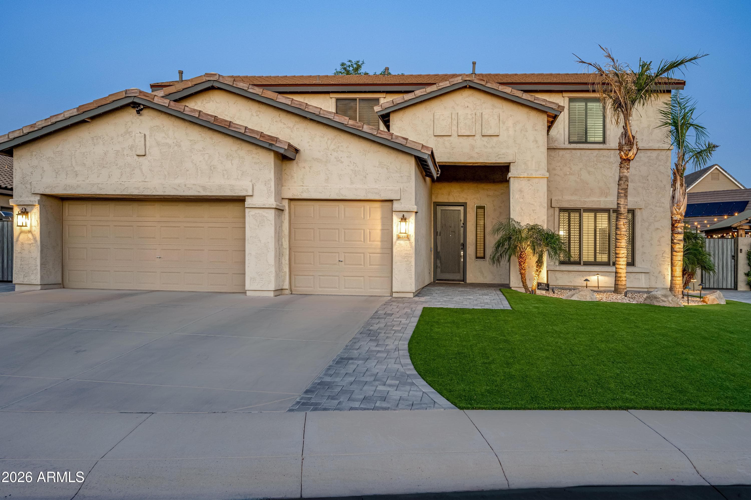 127 N Date Palm Dr — photo 1