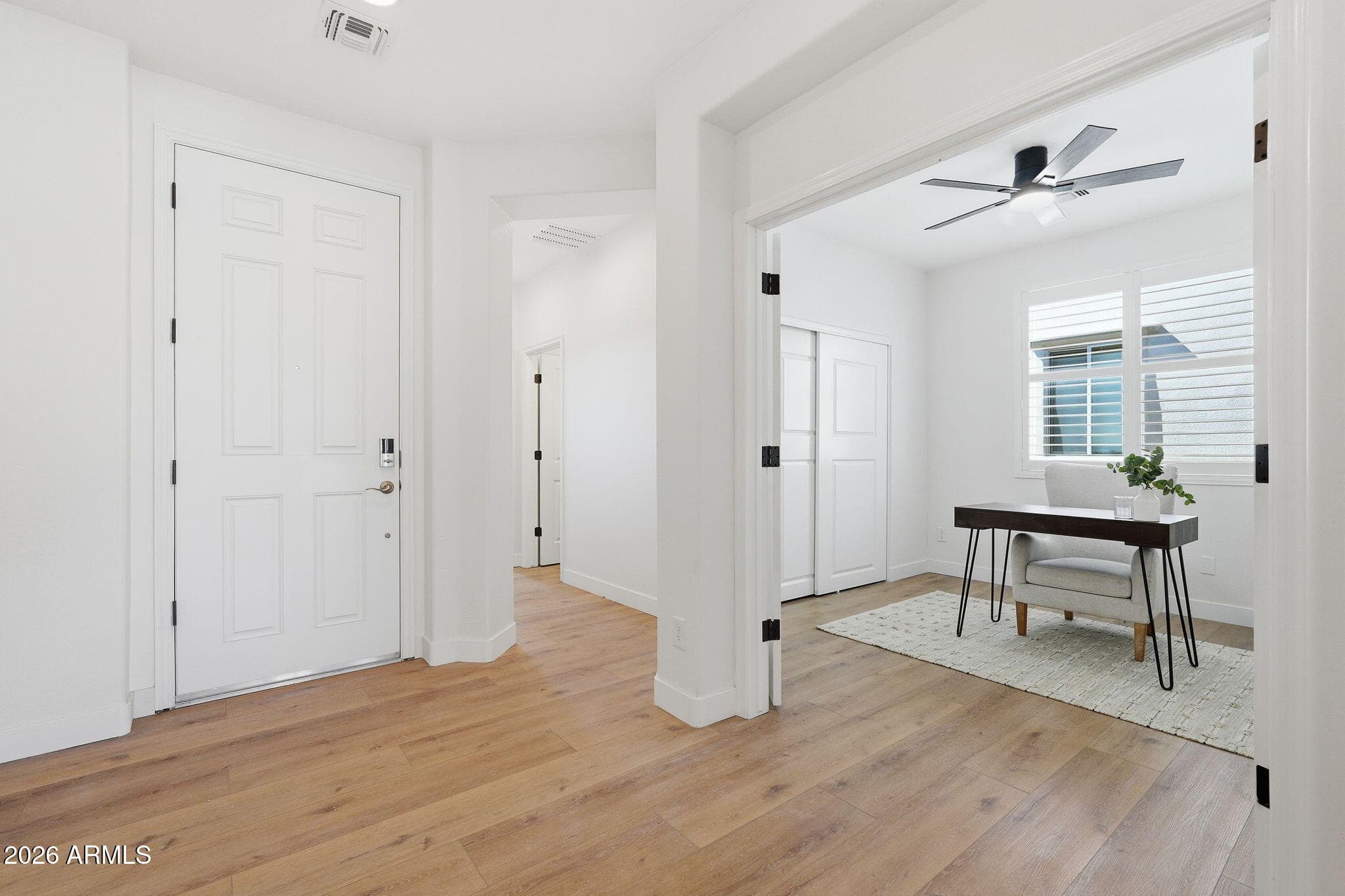 156 E LEVERENZ AVE - Photo 4
