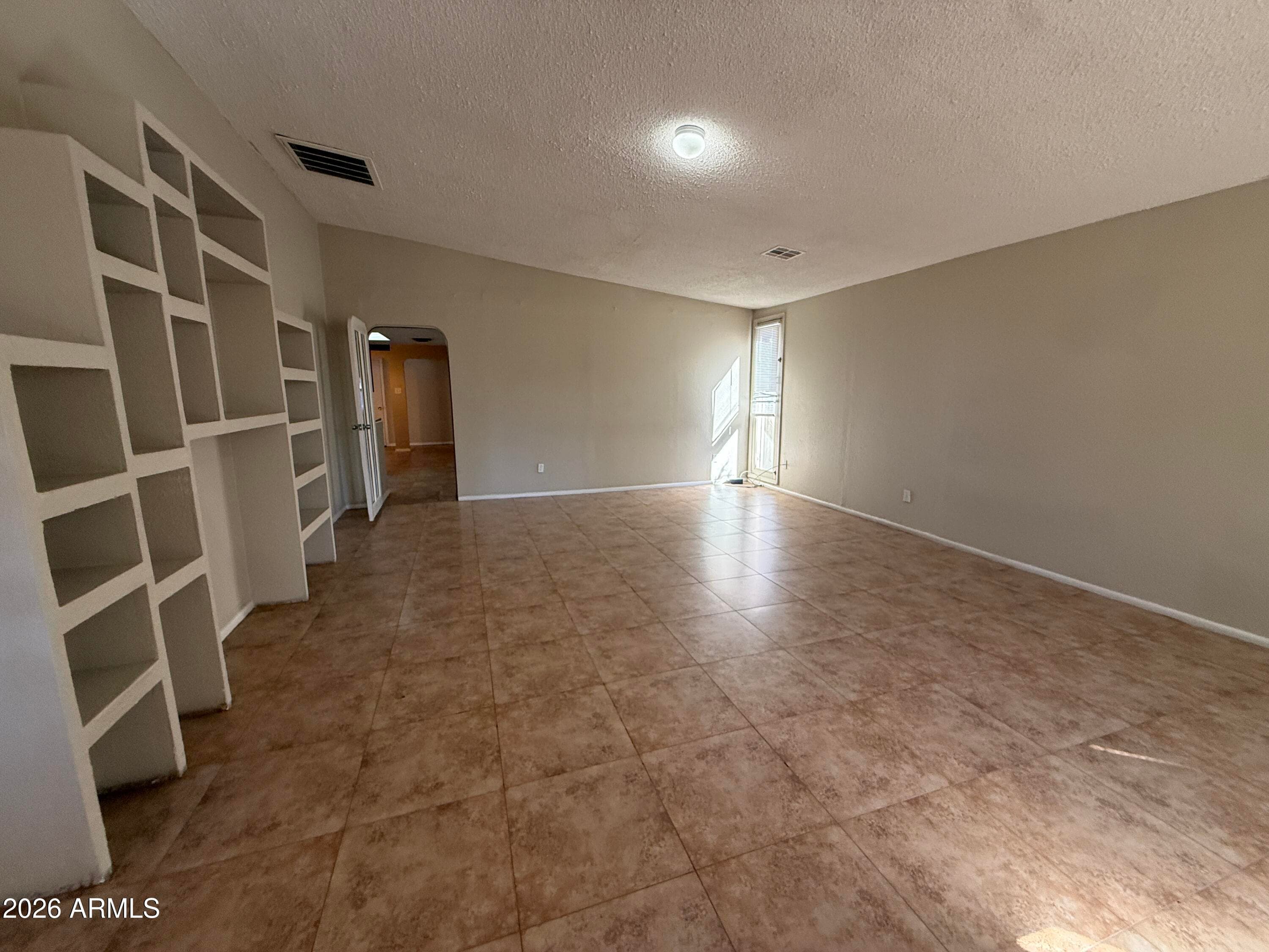 18021 N 40th Pl — photo 2