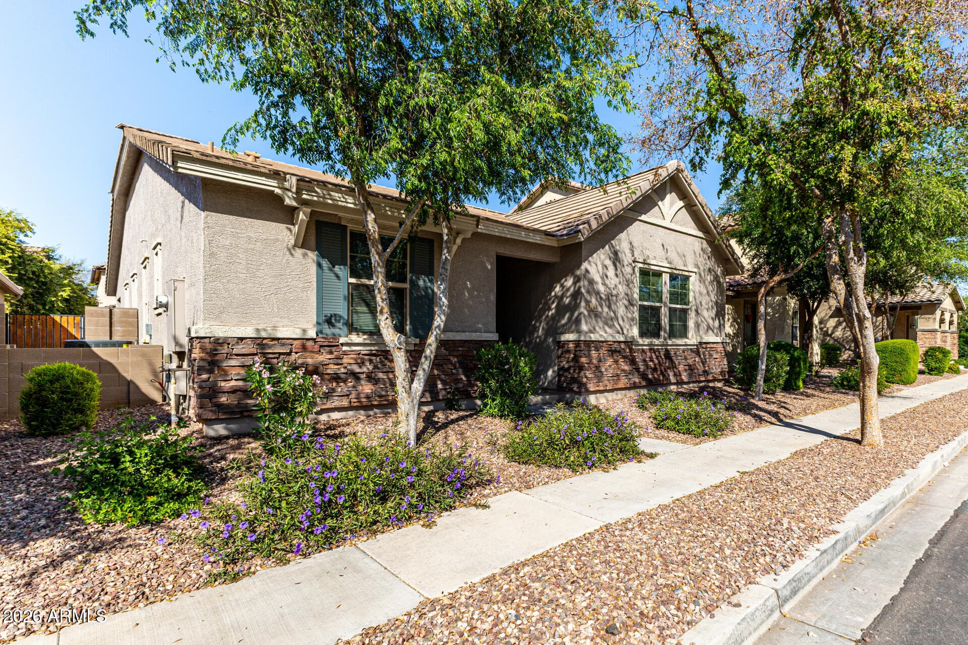 4144 E Devon Dr — photo 2