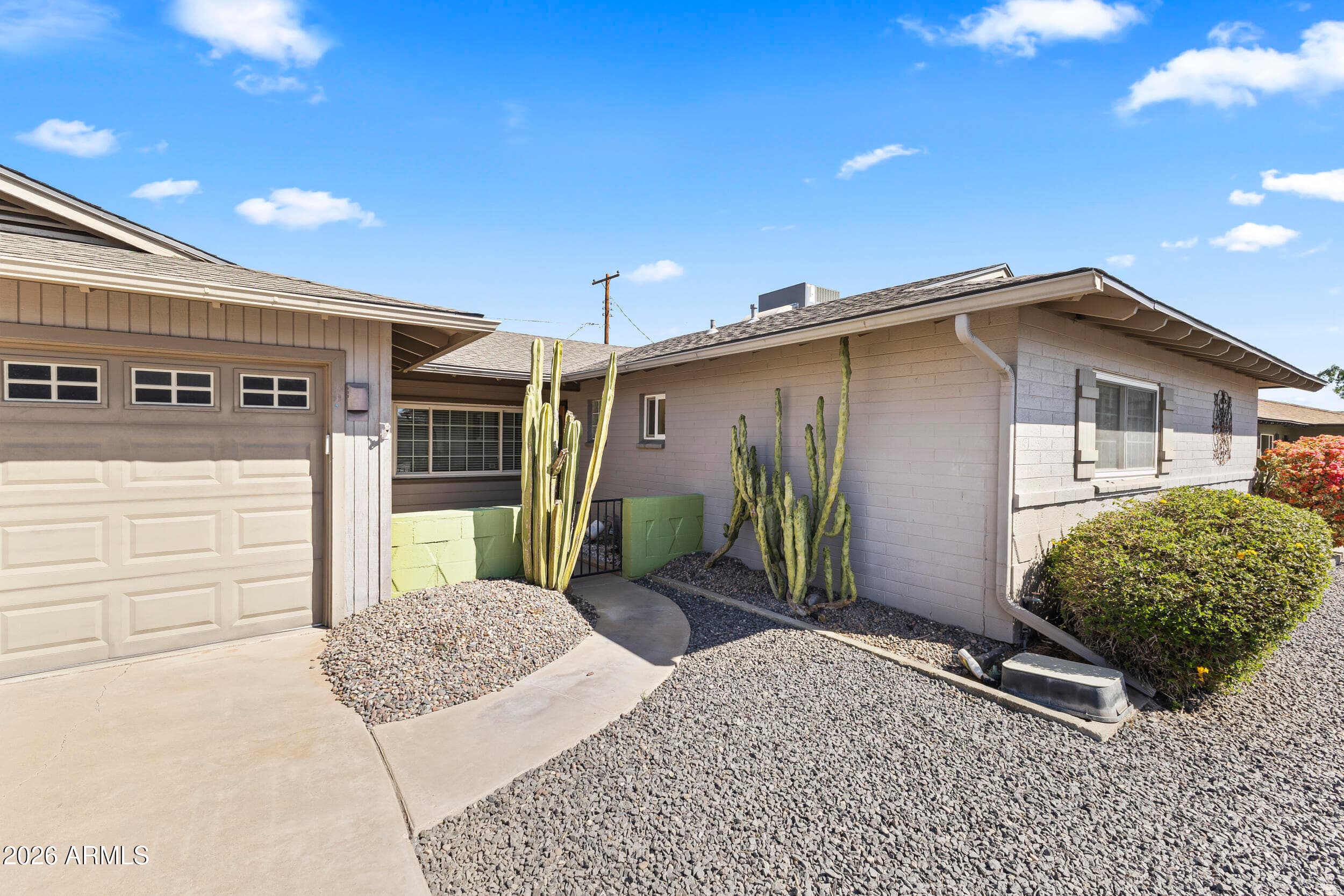 6426 E Wilshire Dr — photo 1