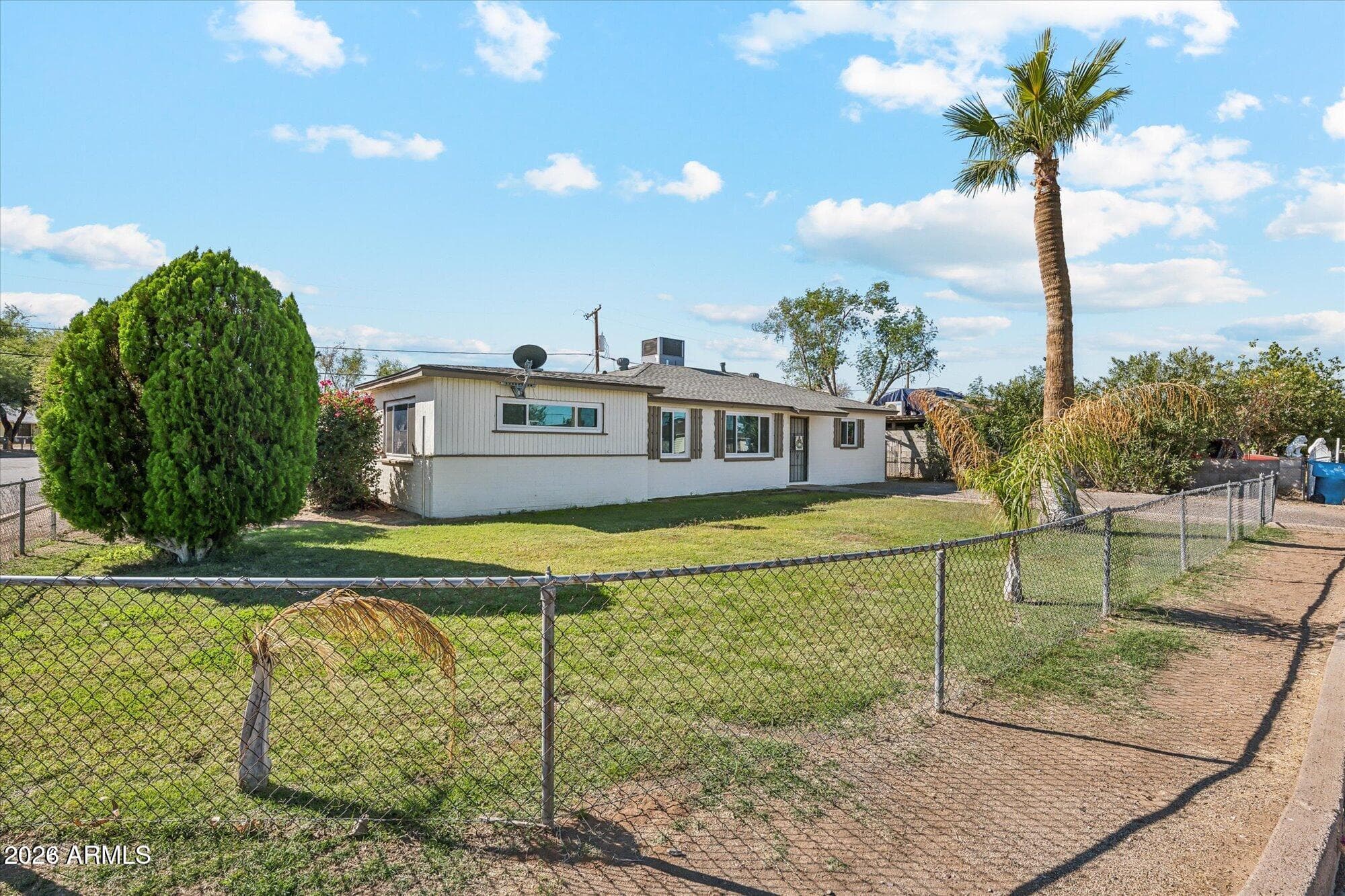 1761 E Sunland Ave — photo 2