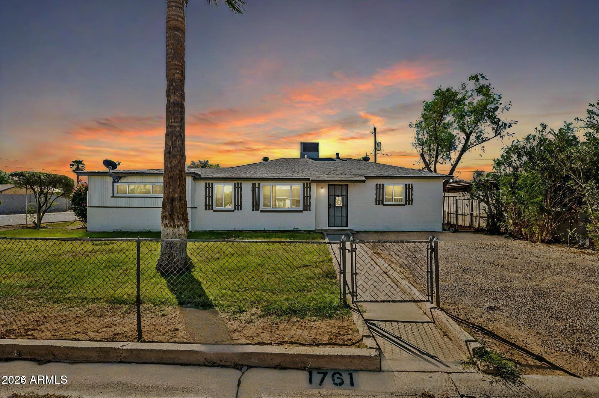 1761 E Sunland Ave — photo 1