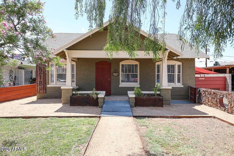 2218 N 21st Pl — photo 1