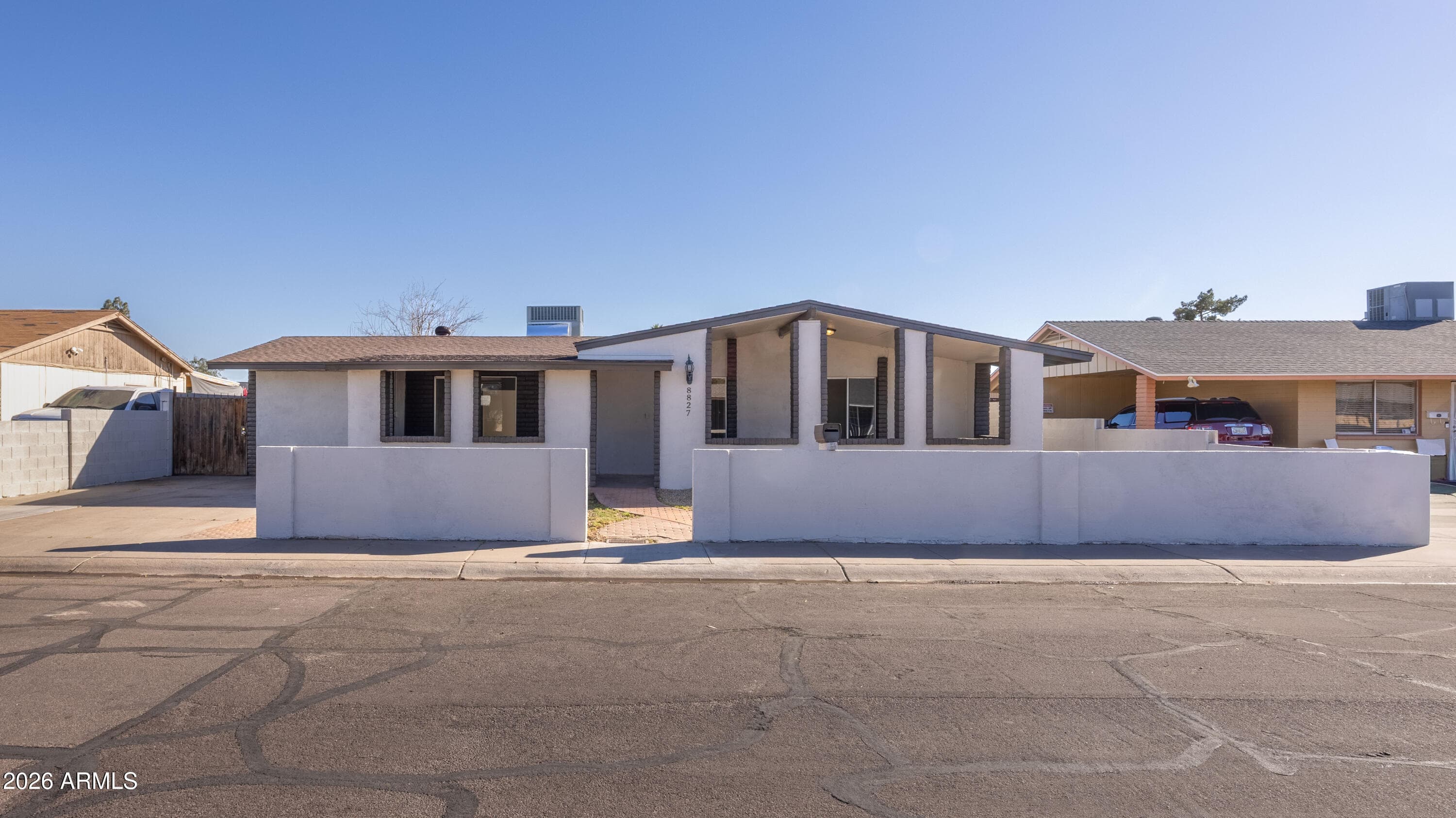 8827 W Sells Dr — photo 1