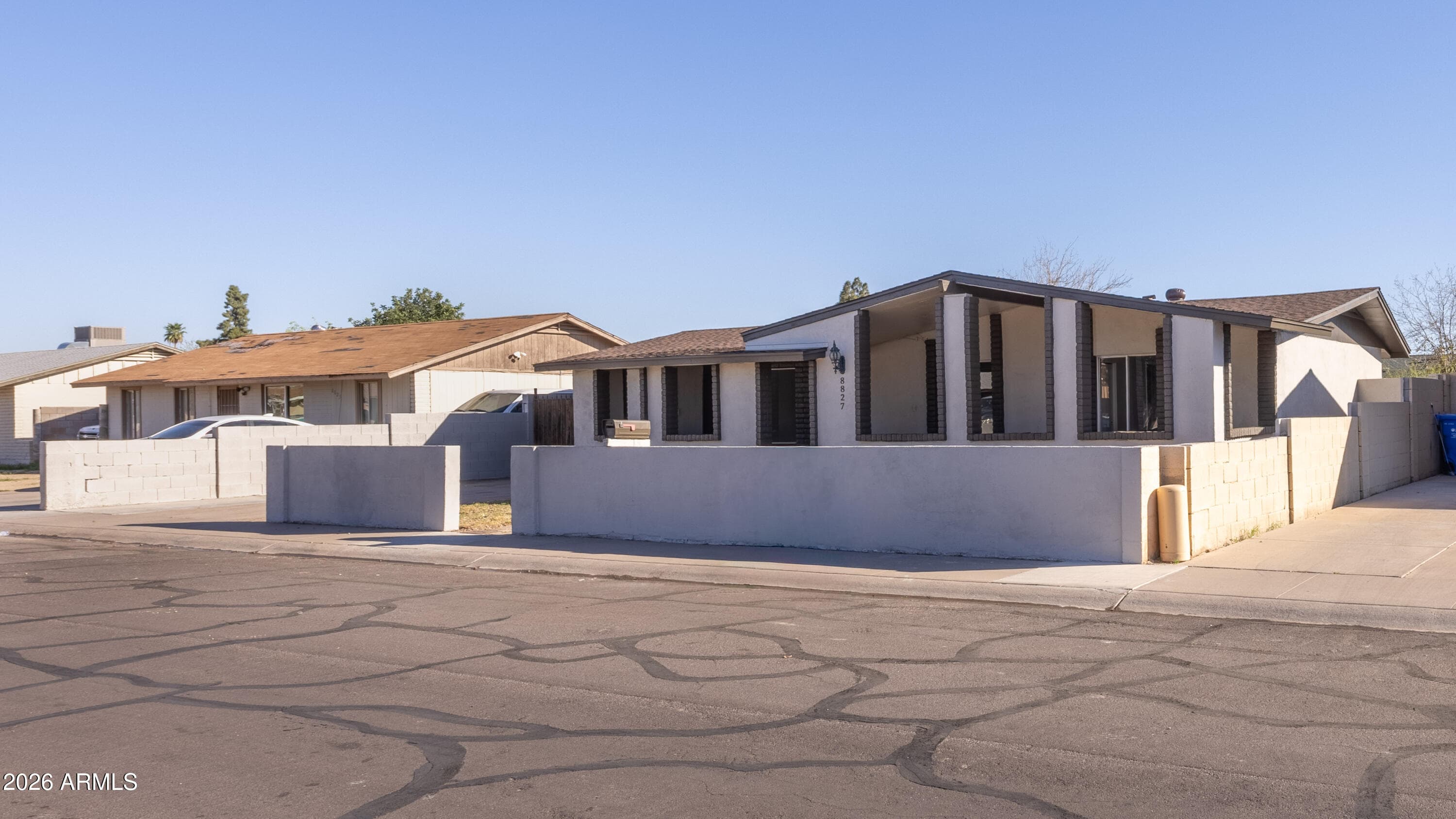8827 W Sells Dr — photo 2
