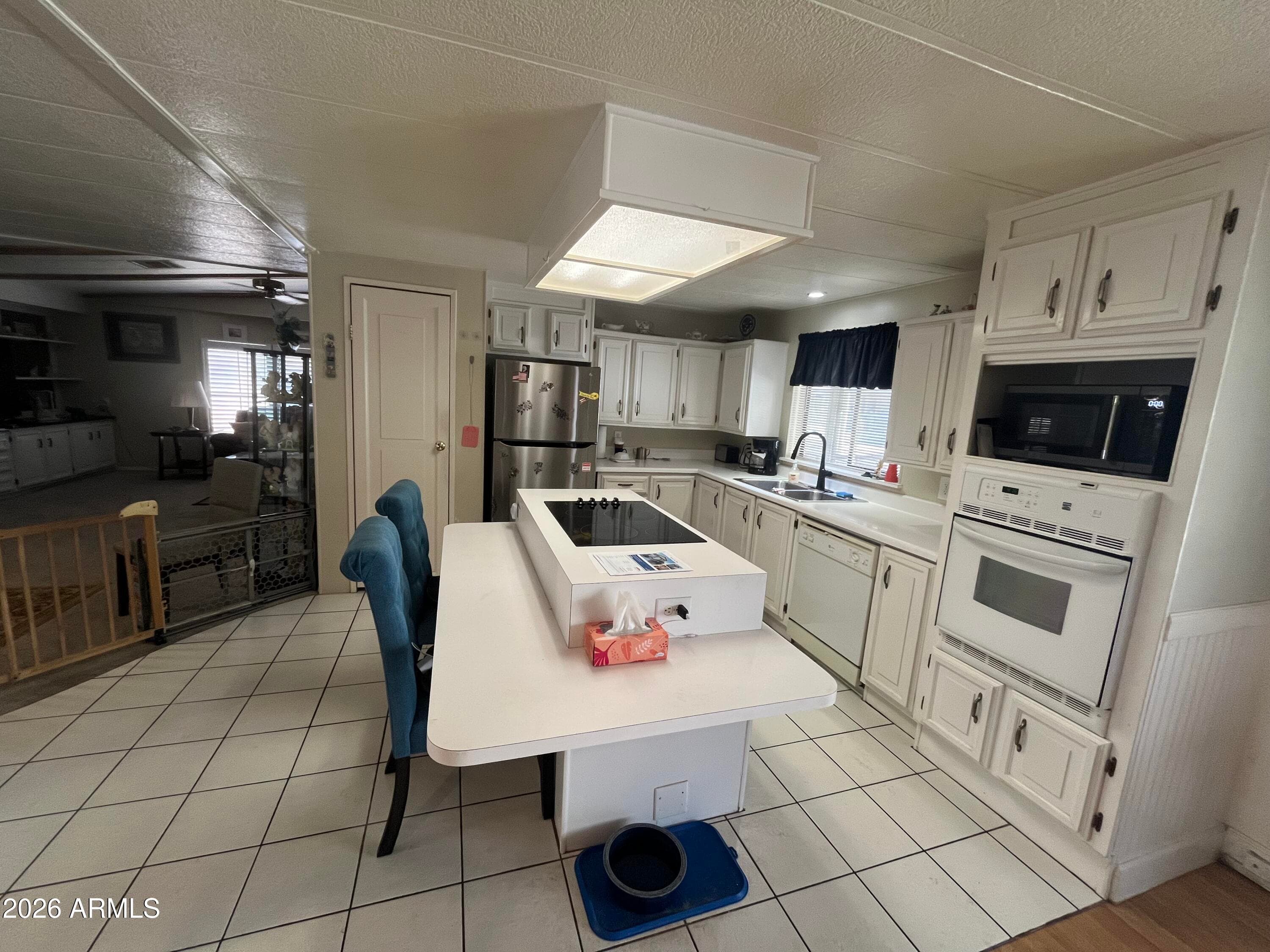 6960 W PEORIA AVE - Photo 3