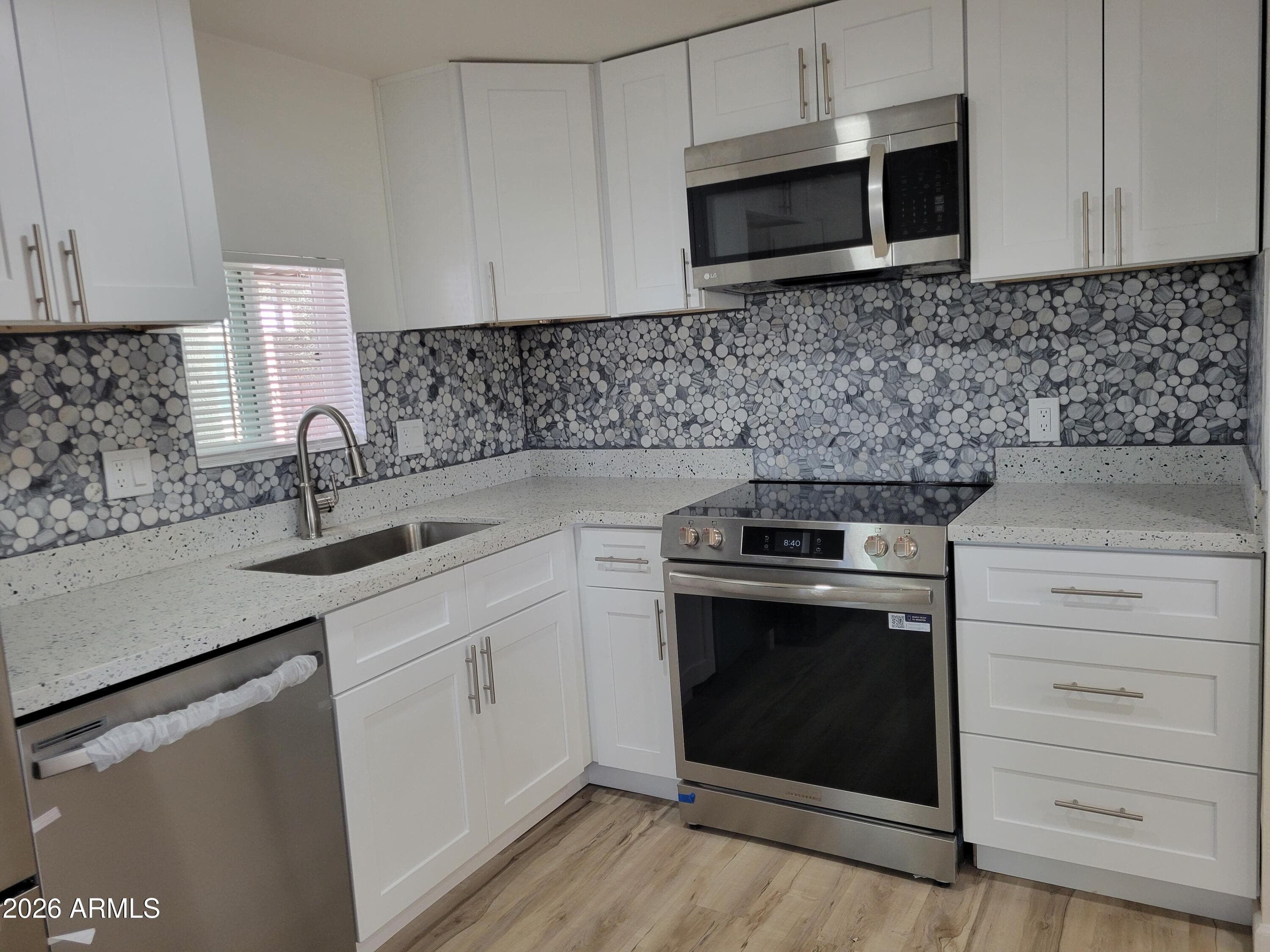 18026 N CAVE CREEK RD - Photo 4