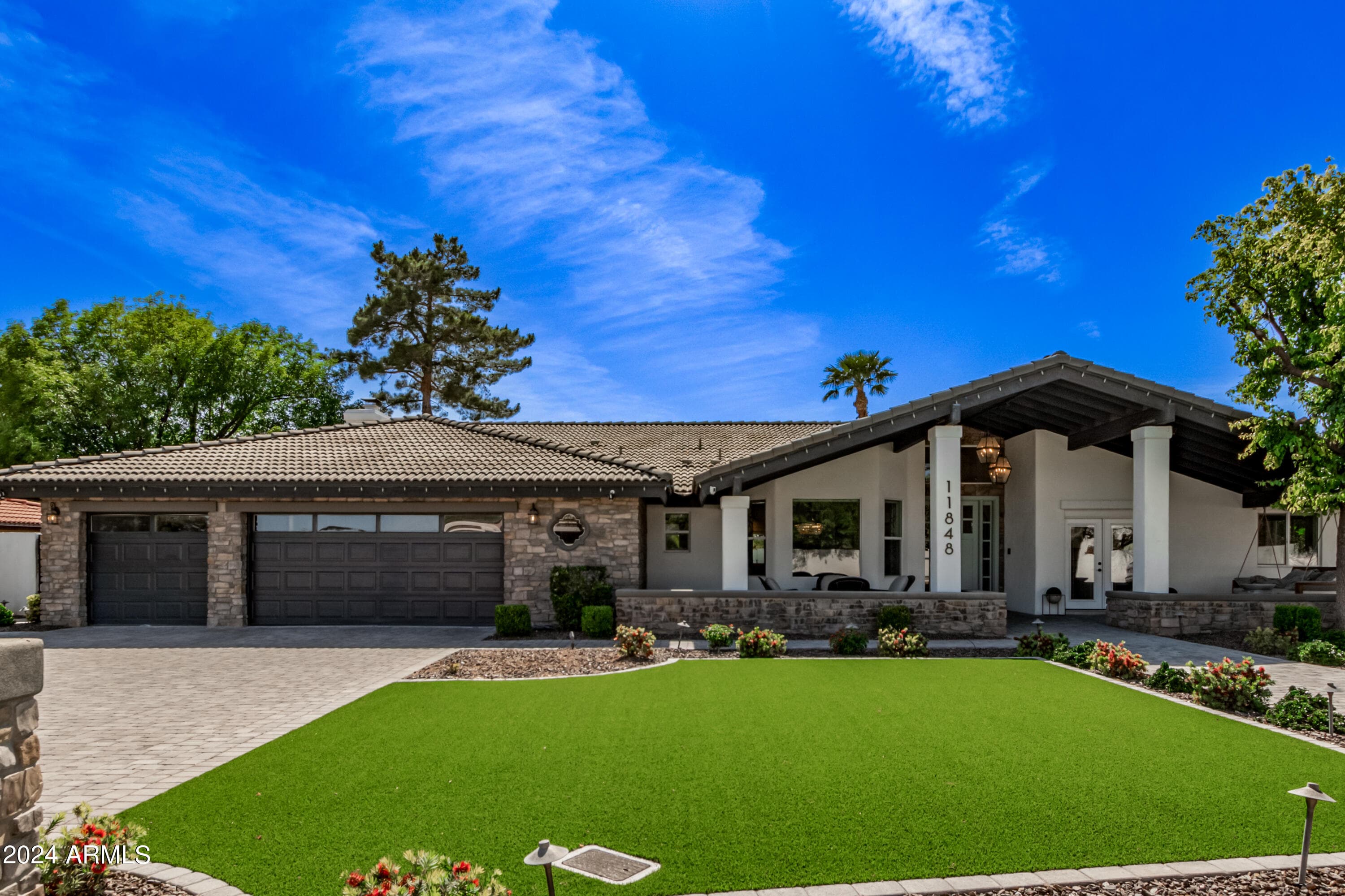 11848 N 53rd St — photo 1