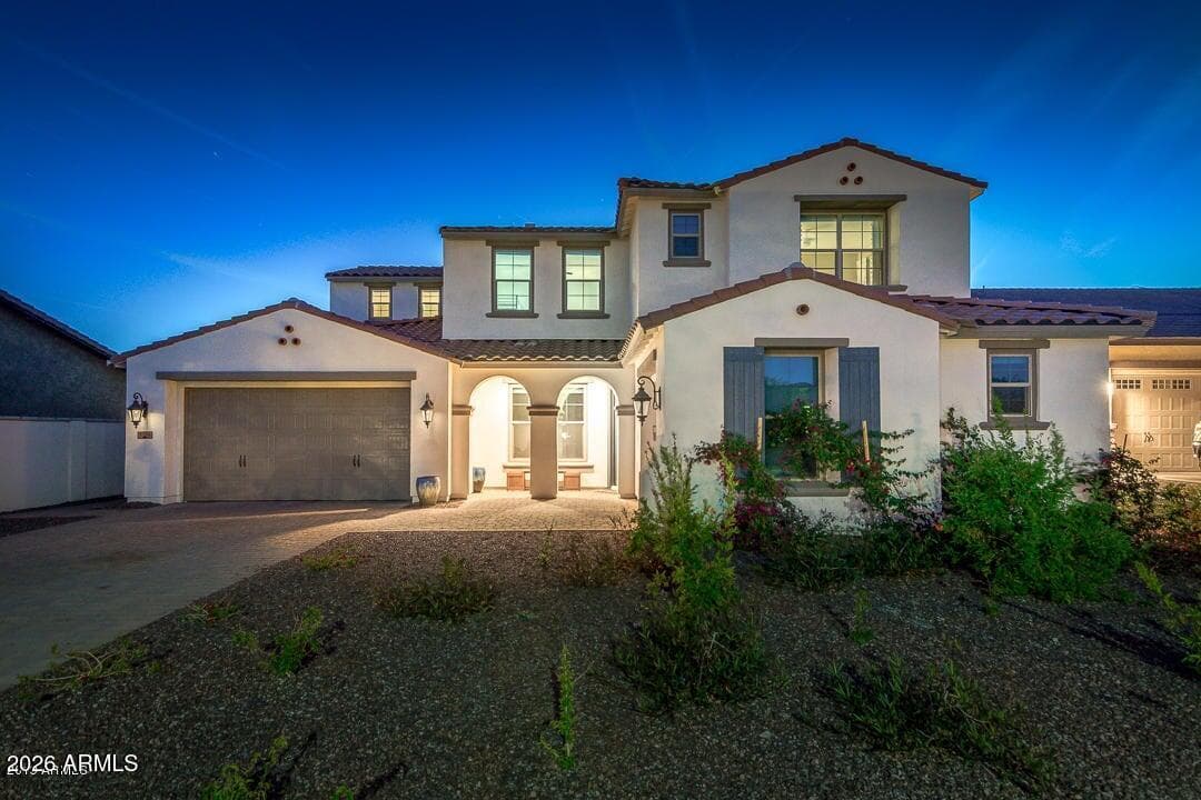 2726 N Beverly Pl — photo 1