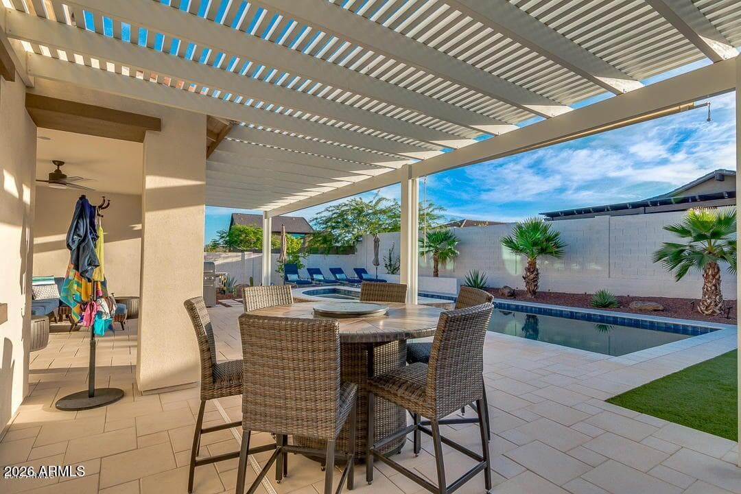 2726 N Beverly Pl — photo 93